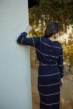Temperature Regulating Fiber Estrella Sweater | Dark Blue/Ivory Ergonomic Cut Estrella Sweater | Dark Blue/Ivory