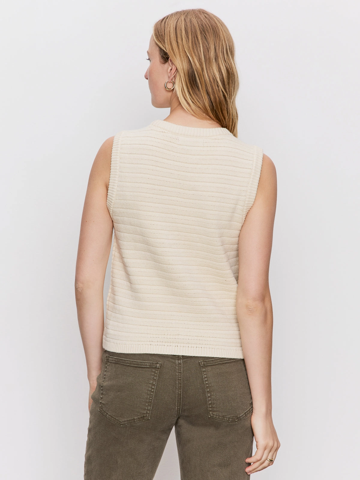 Textured Sweater Vest Macrame Heat Retention Technology Spandex Integration