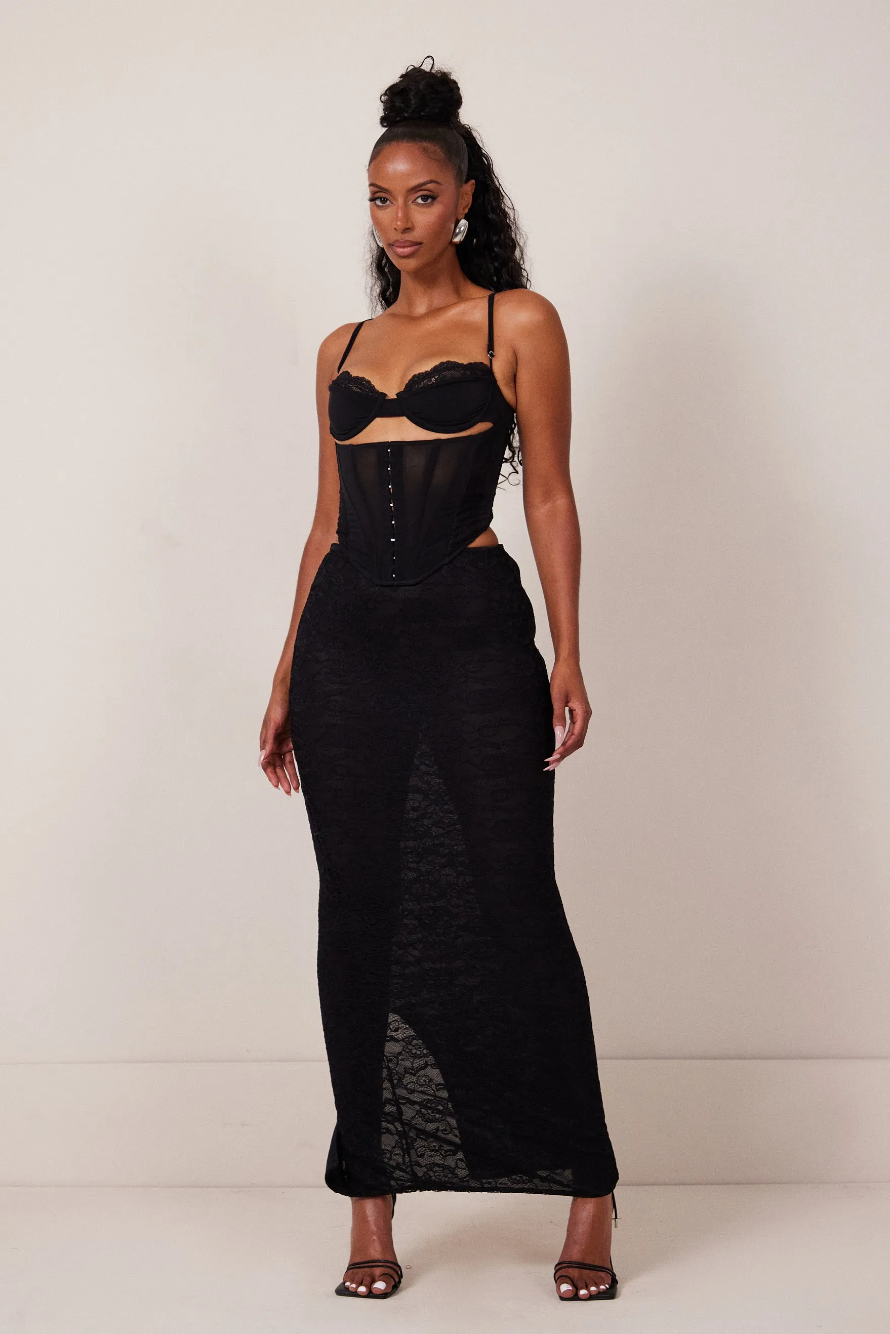 The Lace cup corset midaxi set - Black
