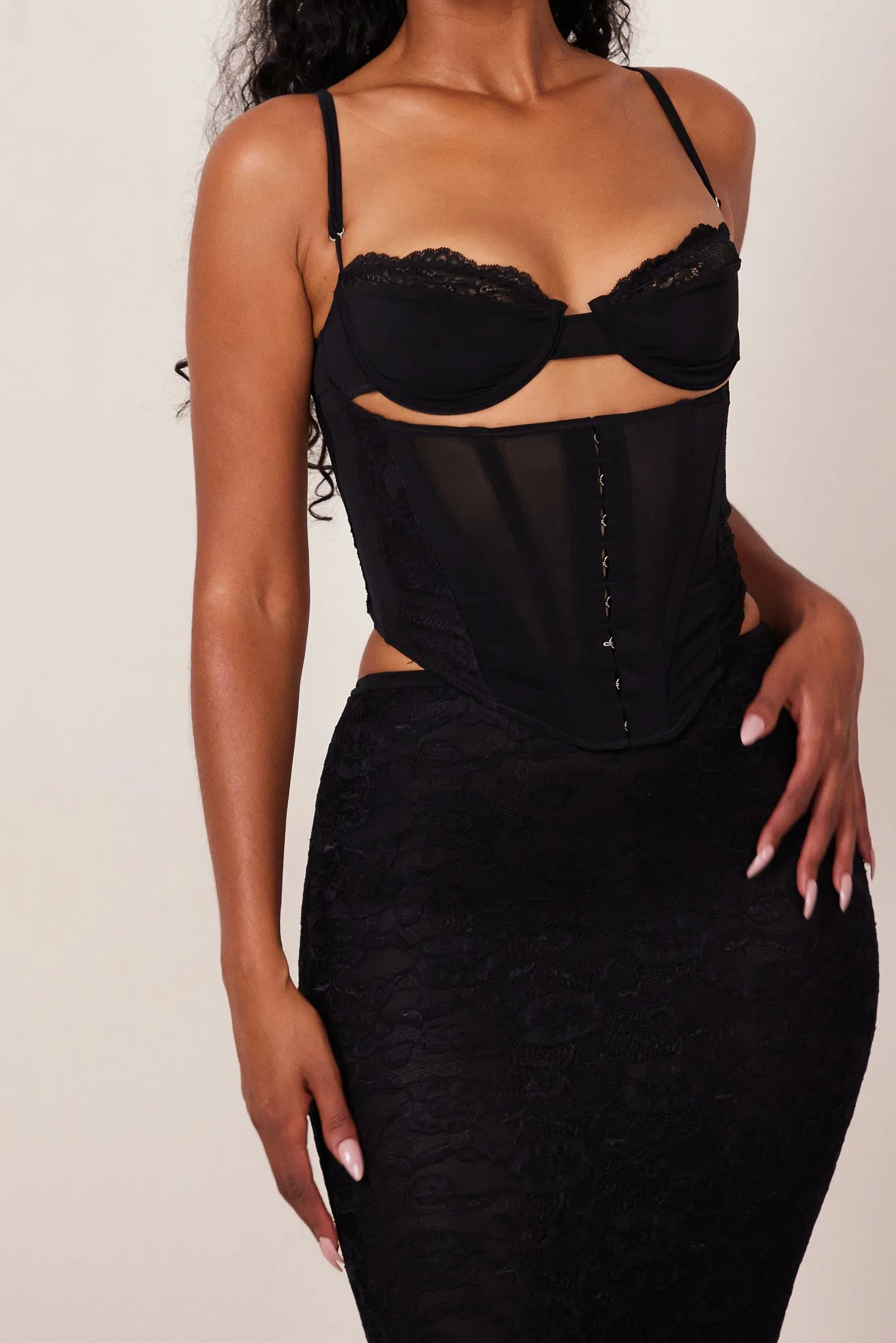 The Lace cup corset midaxi set - Black