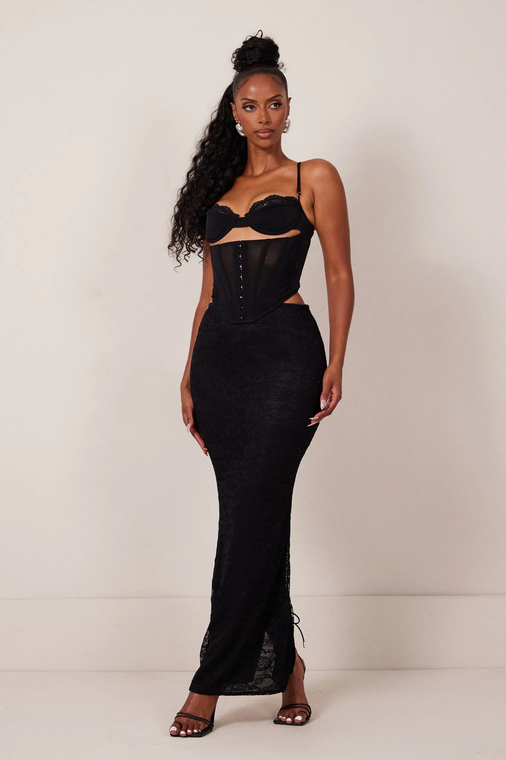 The Lace cup corset midaxi set - Black