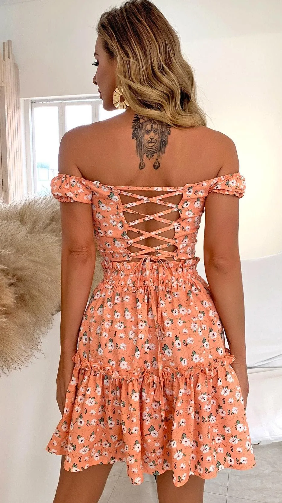 THE SUMMER GIRL