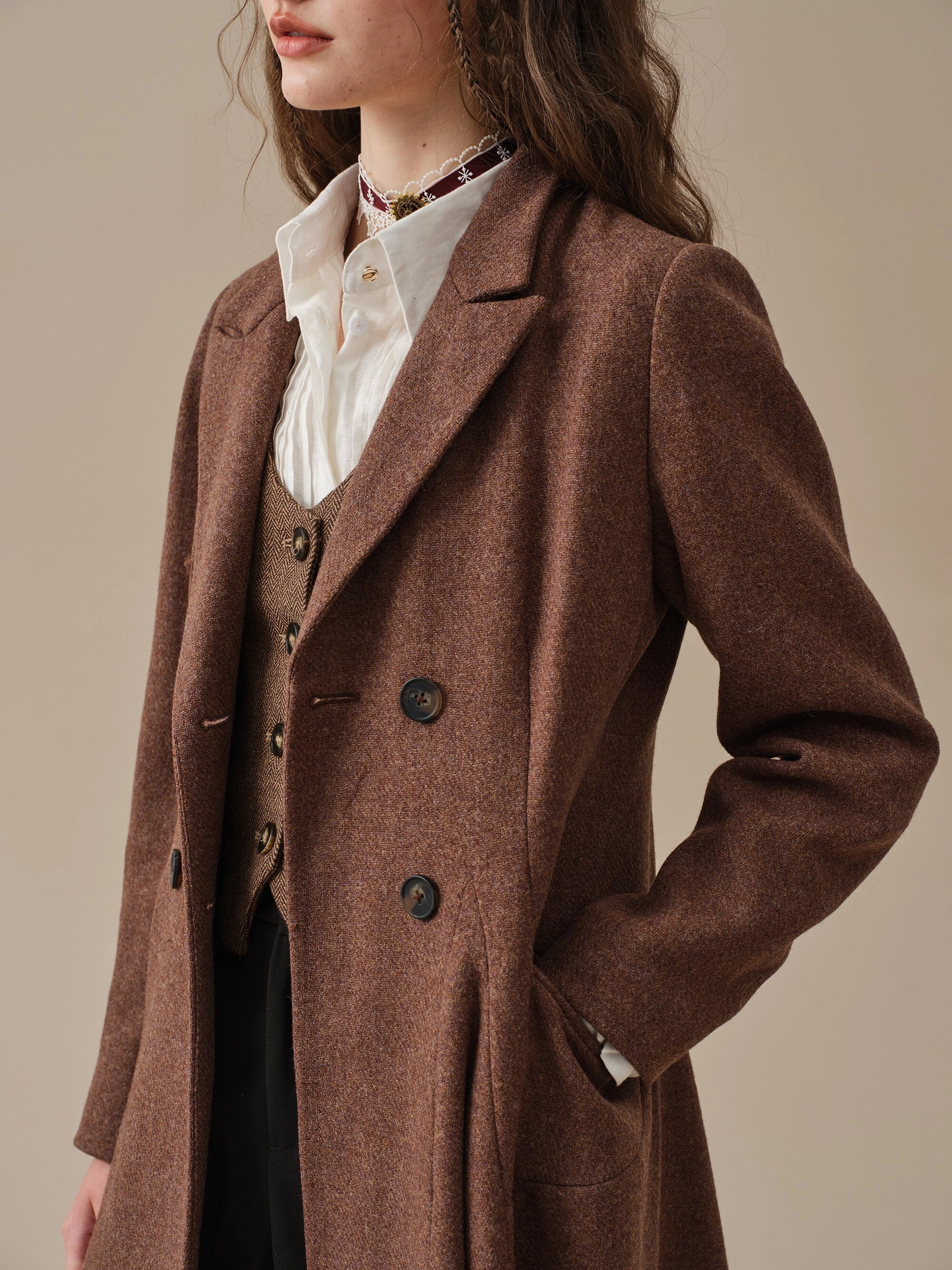 Flowy Cut The Roman Holiday 17 | 100% wool classic coat