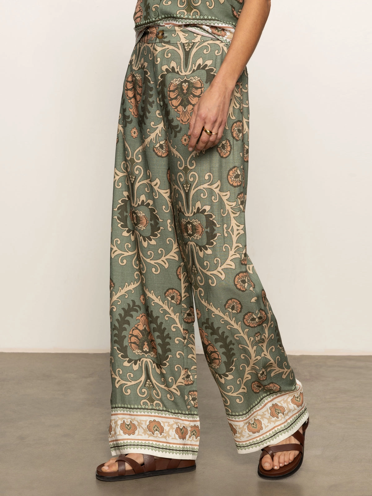 hypoallergenic High-waisted fit The Soft Semi High Rise Trouser Mezzo Sage