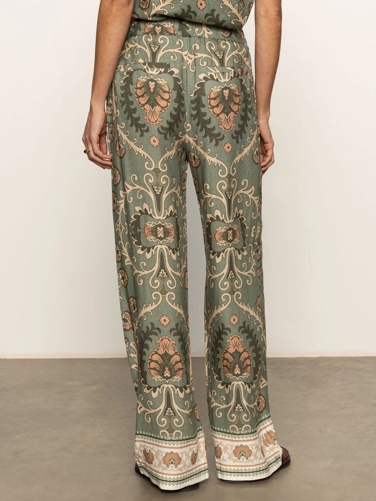 Tough Wear Roomy Shape The Soft Semi High Rise Trouser Mezzo Sage