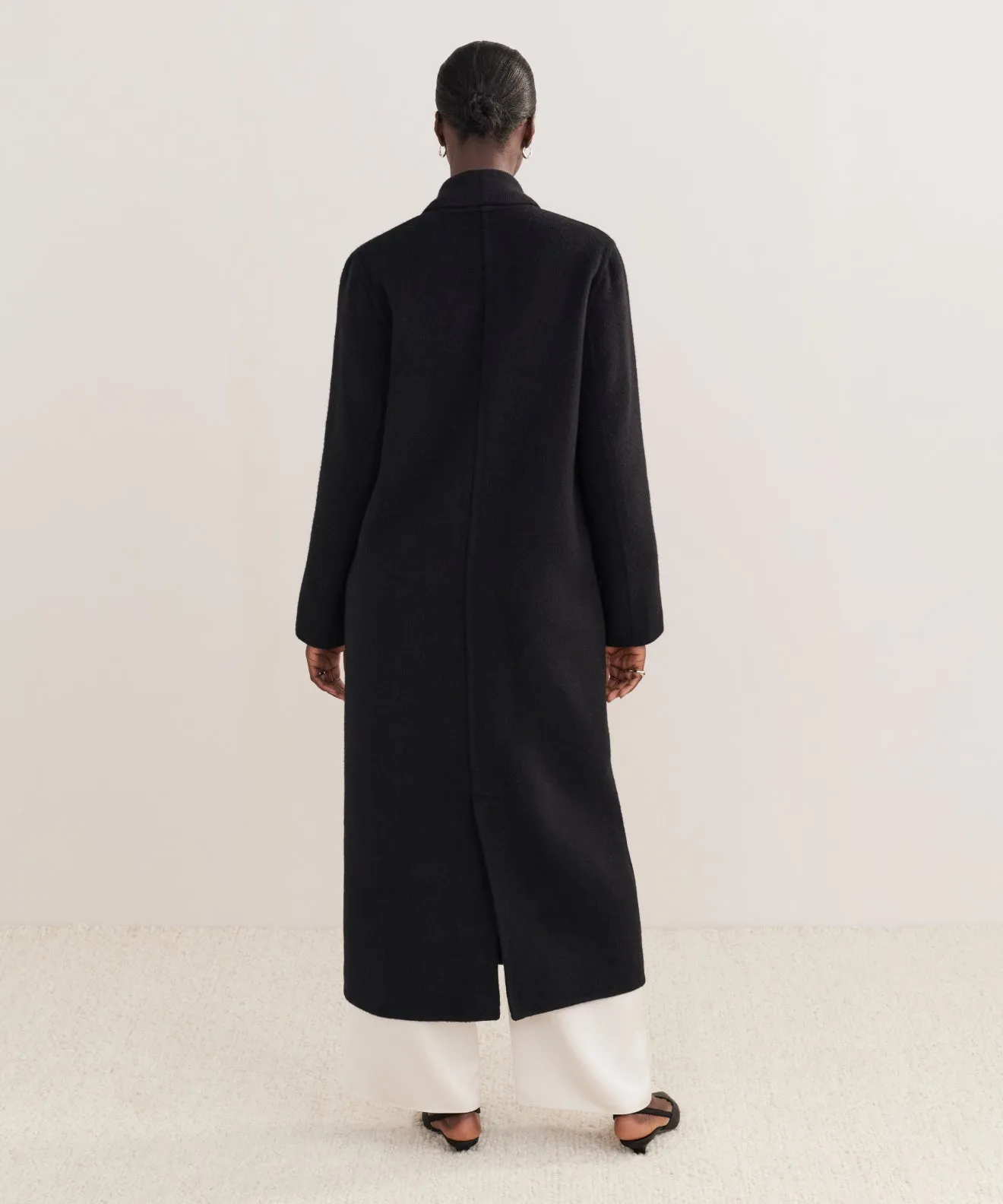 ContouredShoulderFit Theodore Coat