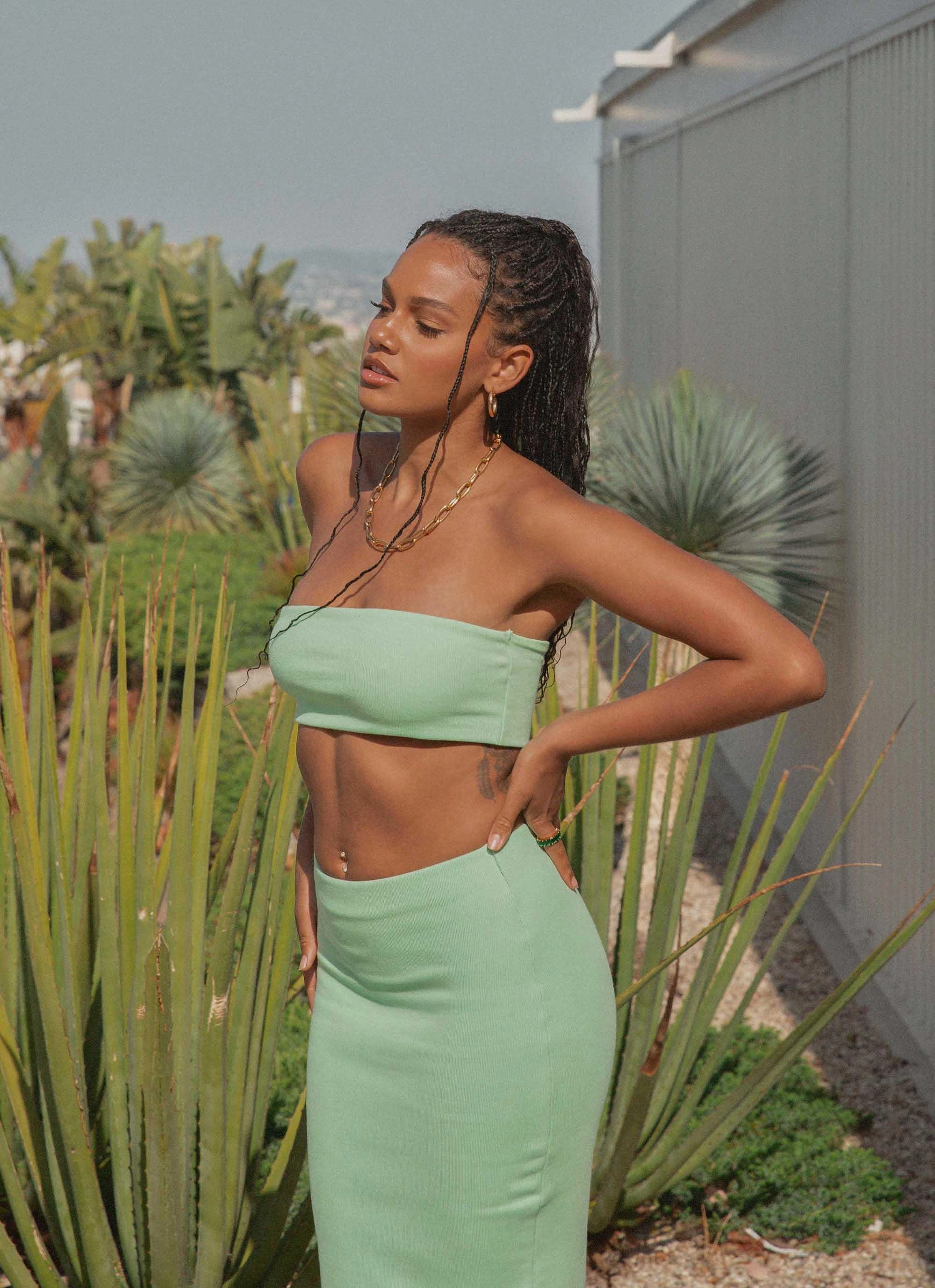 Thermal Regulating Design Sun Seeker Crop Top - Sage