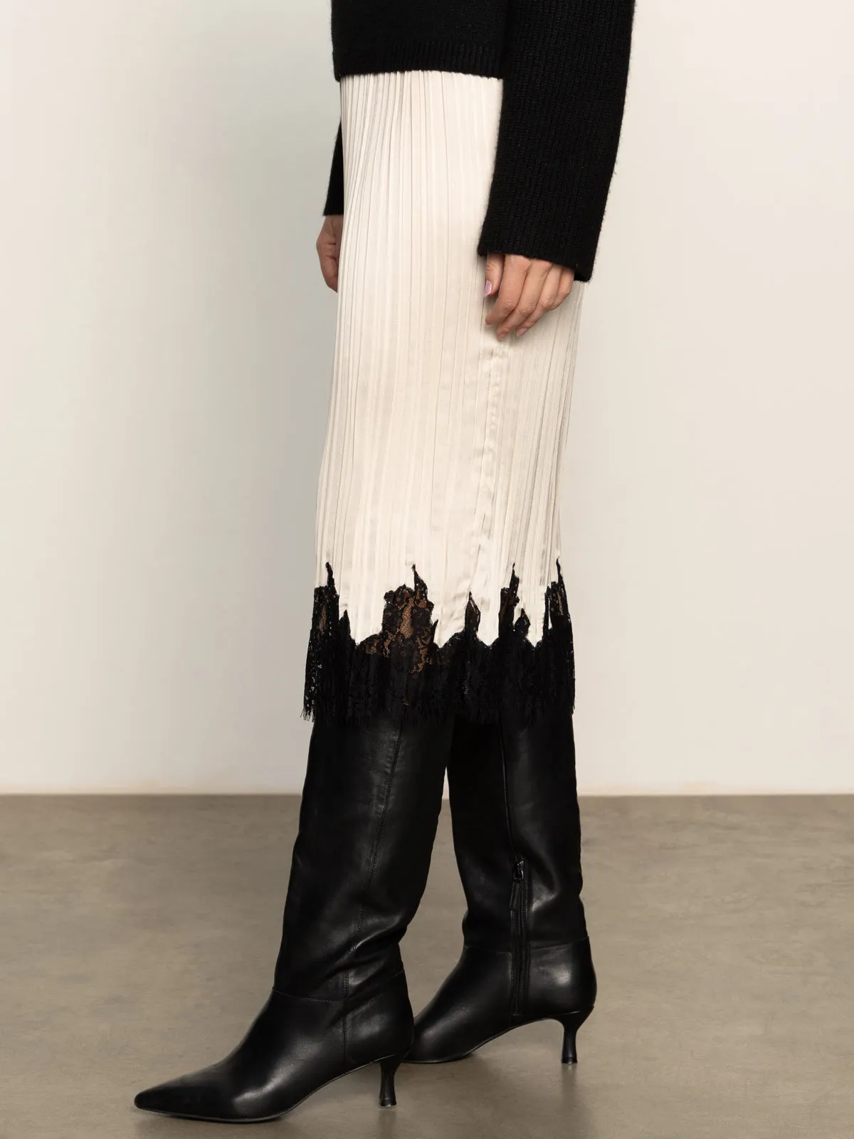 Balanced Outfit Innovative Fabric Evermore Pleated Midi Skirt Light Oat