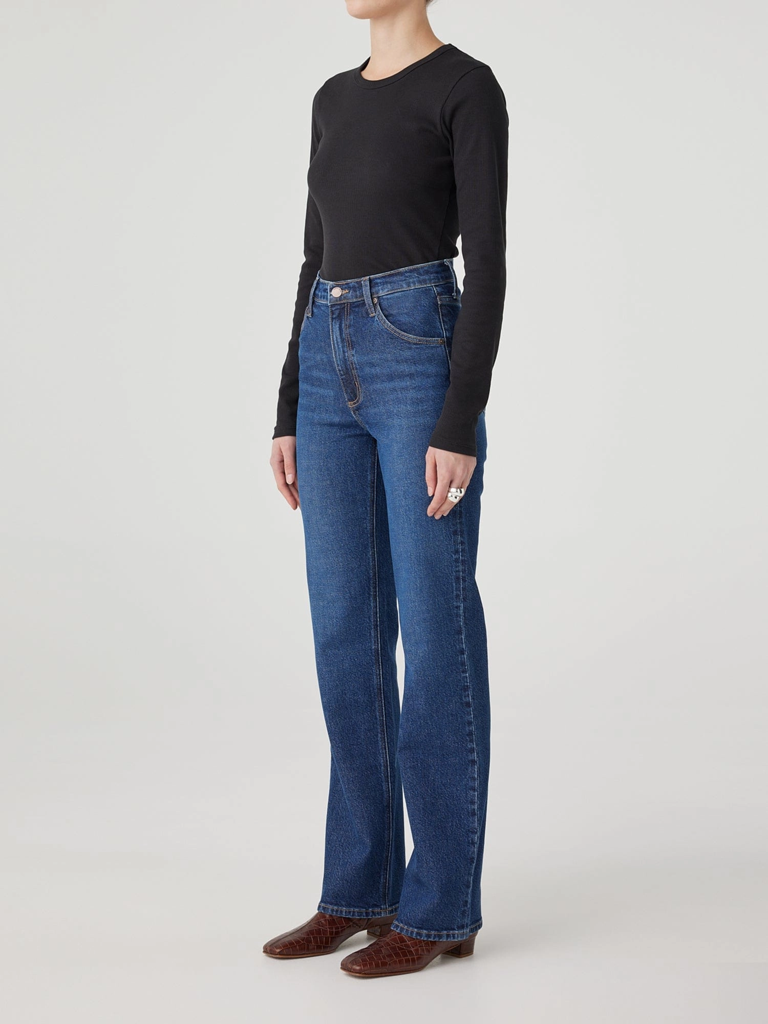 Sustainable Creative Look Loretta Jean Dark Steel