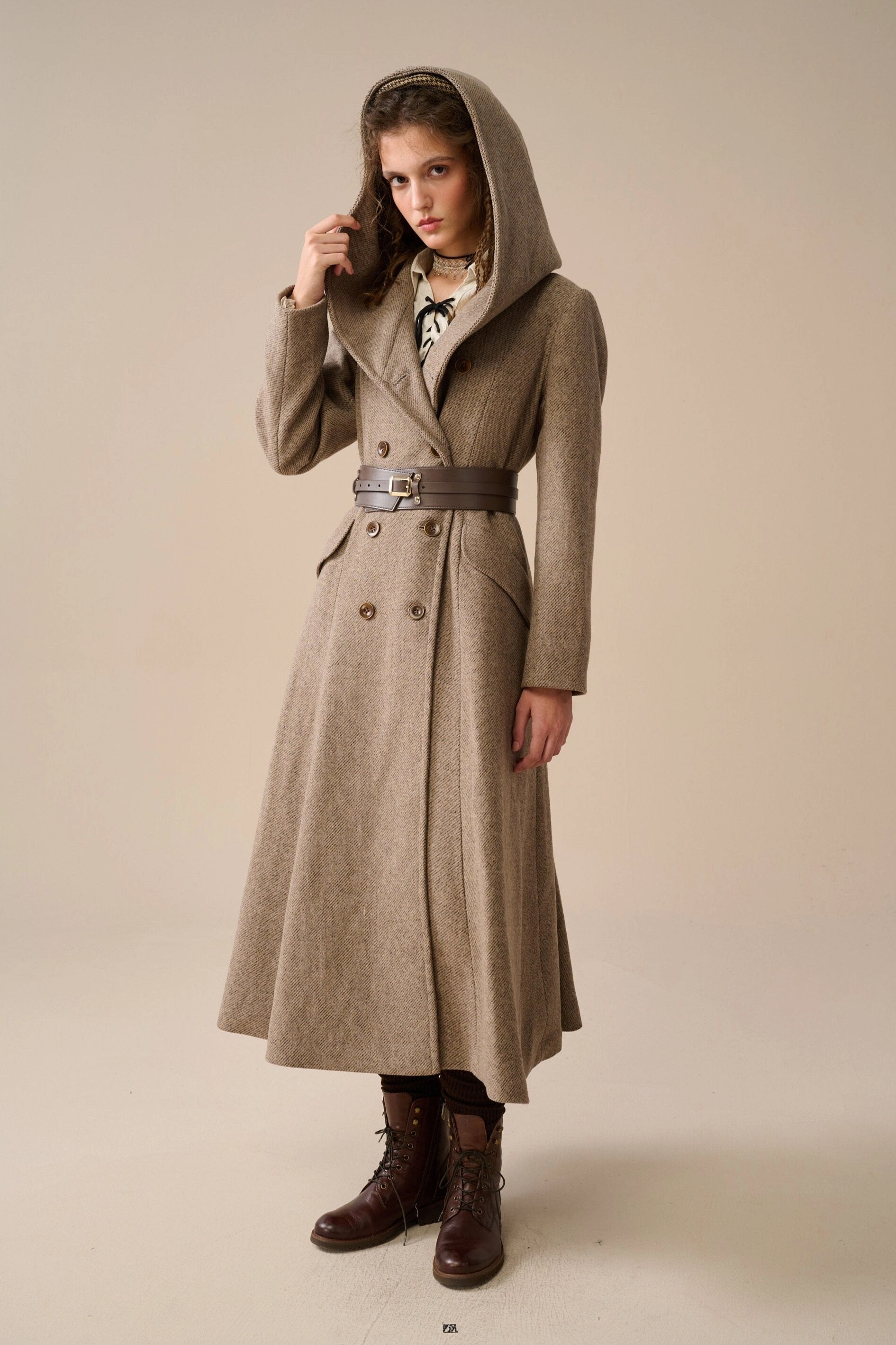 Trista 24 | 100% twill wool hooded coat Skin Hug