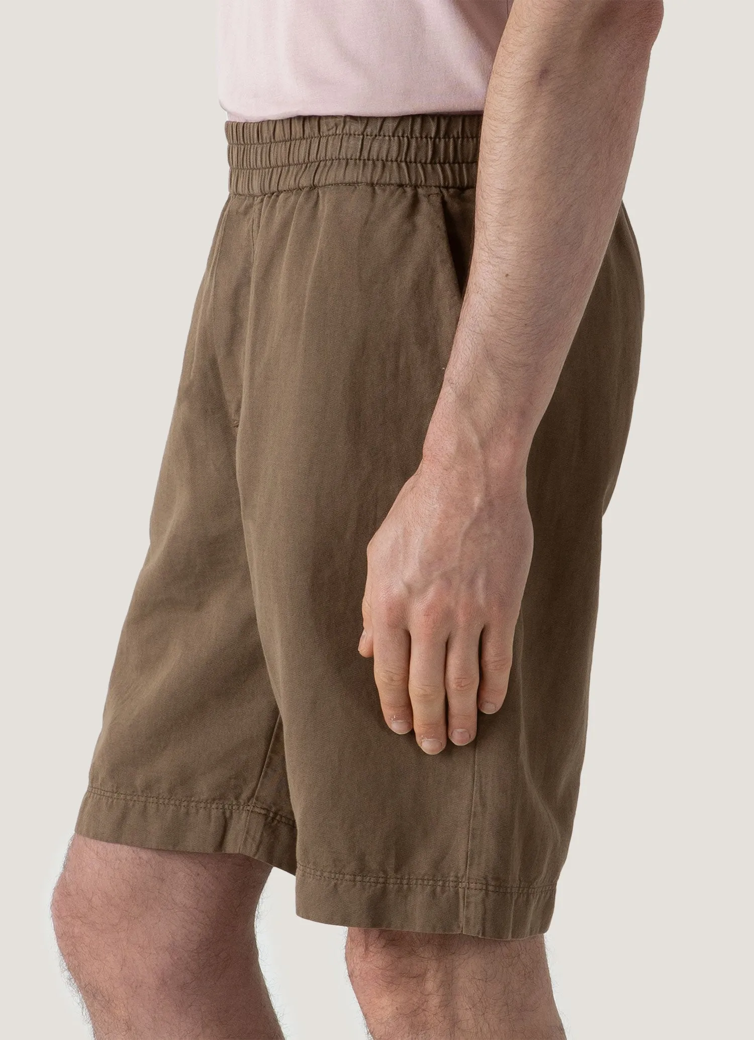 No Ride Up Technology Men's Cotton Linen Drawstring Shorts in Dark Tan