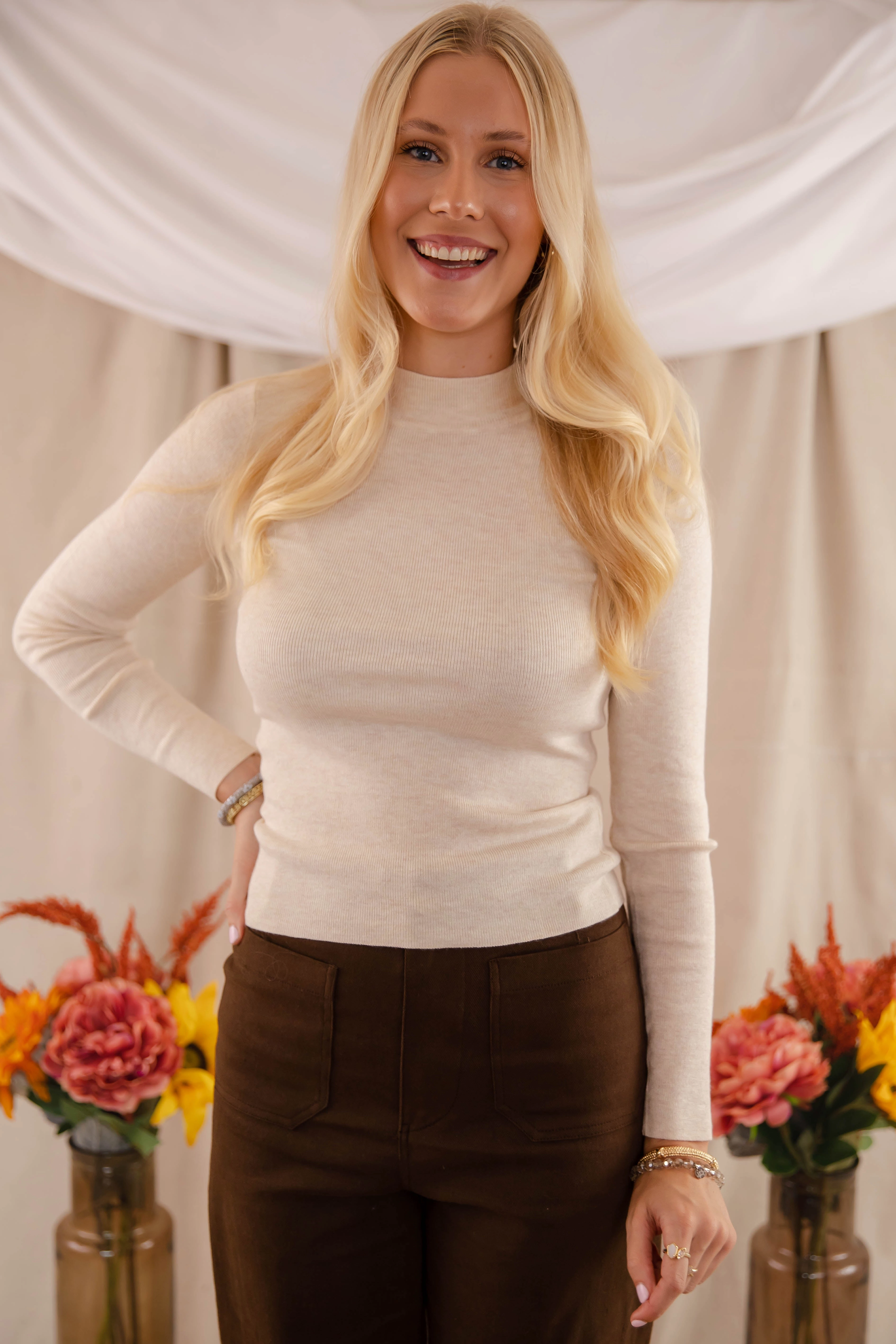 BreathableMesh ContrastTipping Underneath This Persona Ribbed Top-Cream