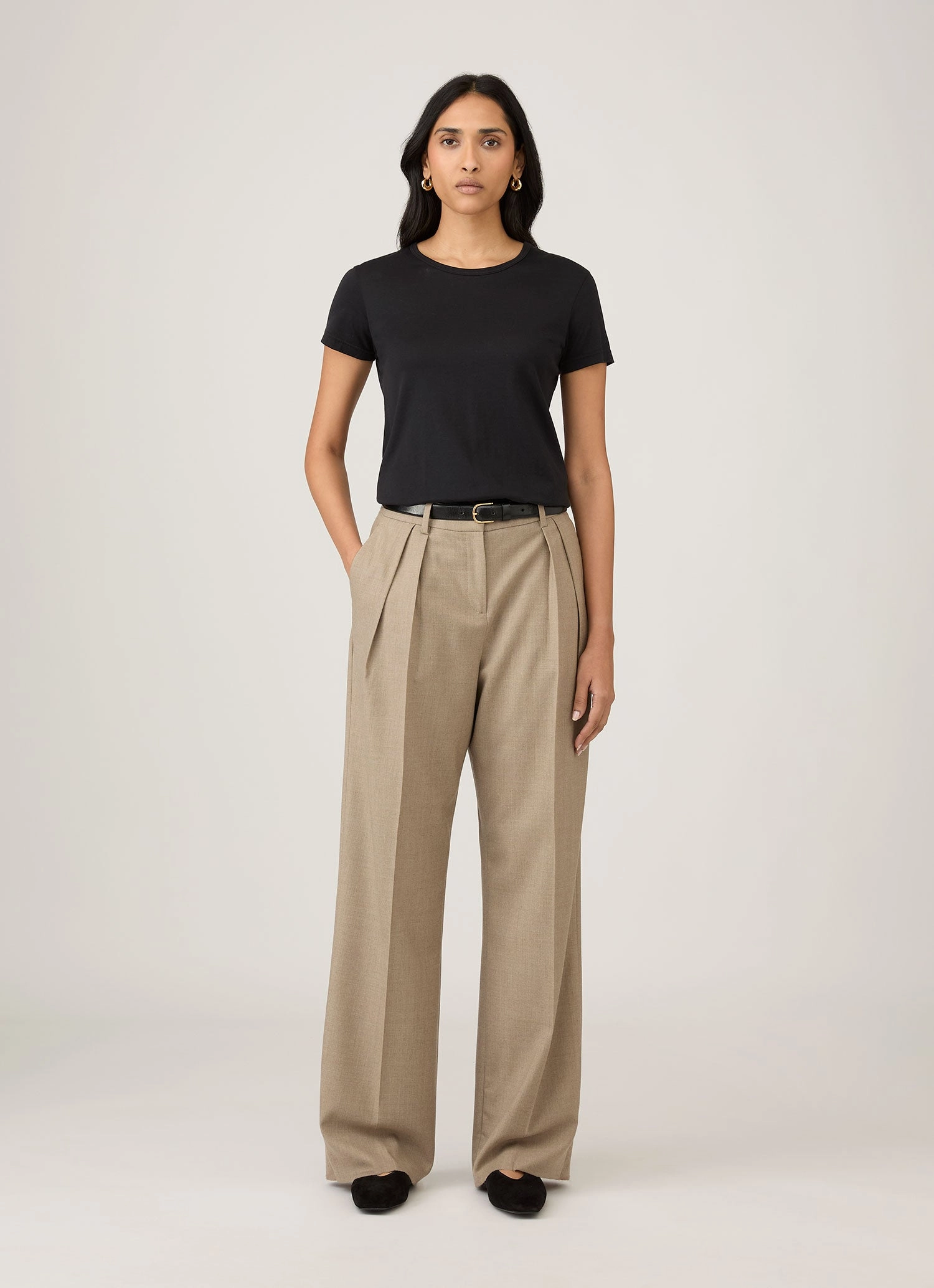 Quick Dry Fabric Natural Fiber Blend Women's Classic T-shirt in Black