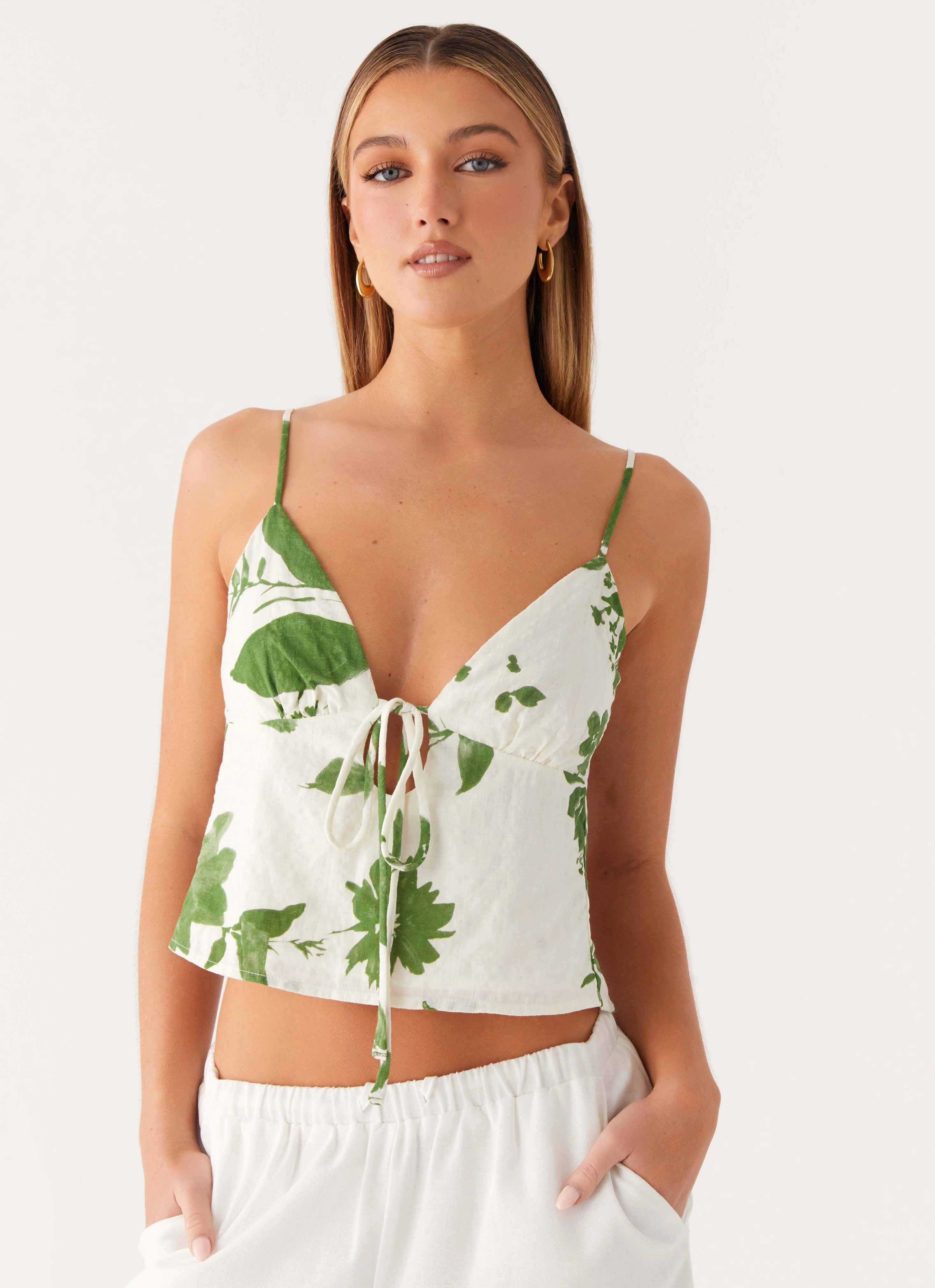 MultiPanelConstruction Faela Cami Top - Verdant Bloom