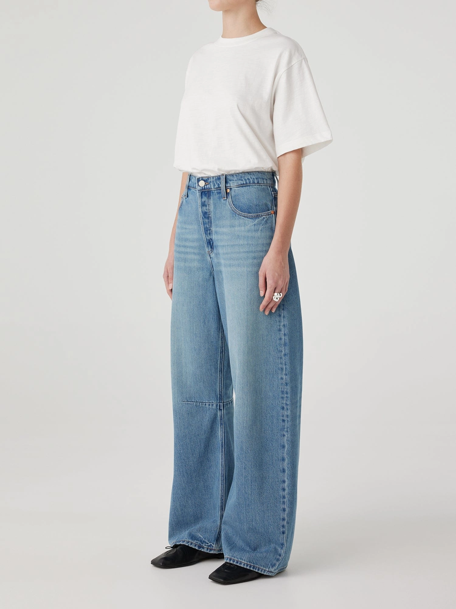 Street Essential Sleek Option Vera Jean 90210