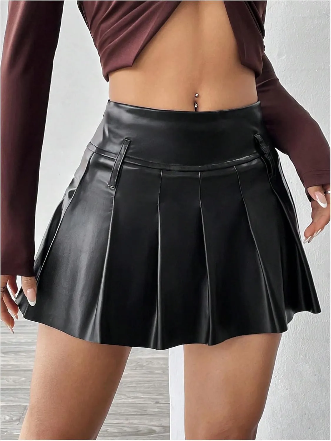 Verdusa Women's Pleated Leather Skirts High Waisted A Line Skater Mini Skirt
