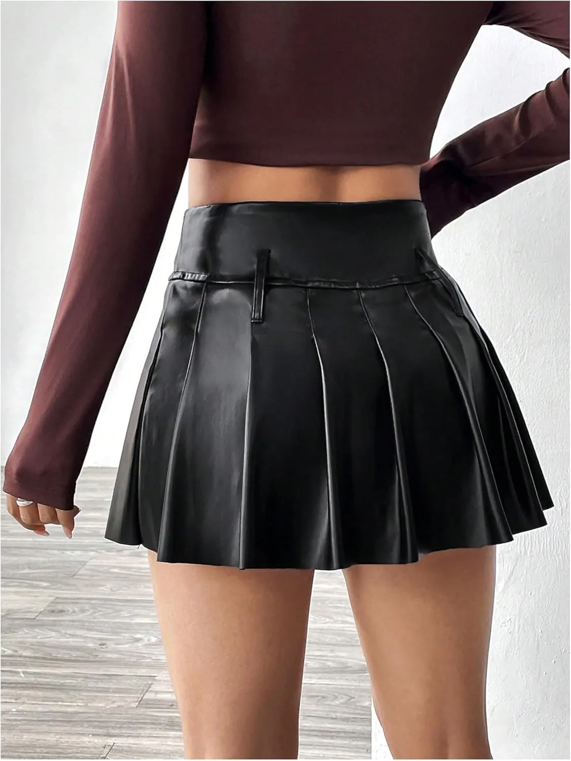 Verdusa Women's Pleated Leather Skirts High Waisted A Line Skater Mini Skirt