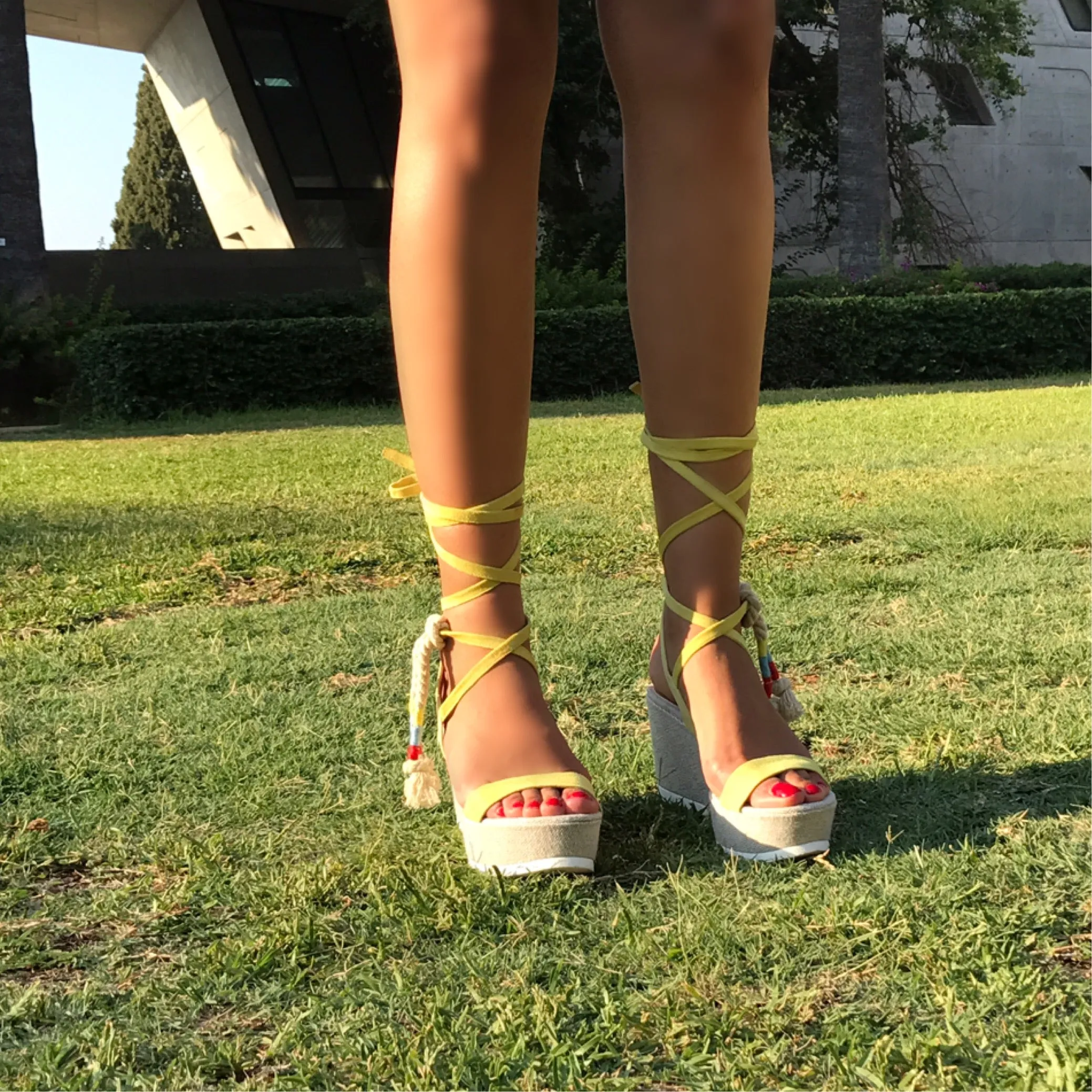 Victim Sunshine Wedges