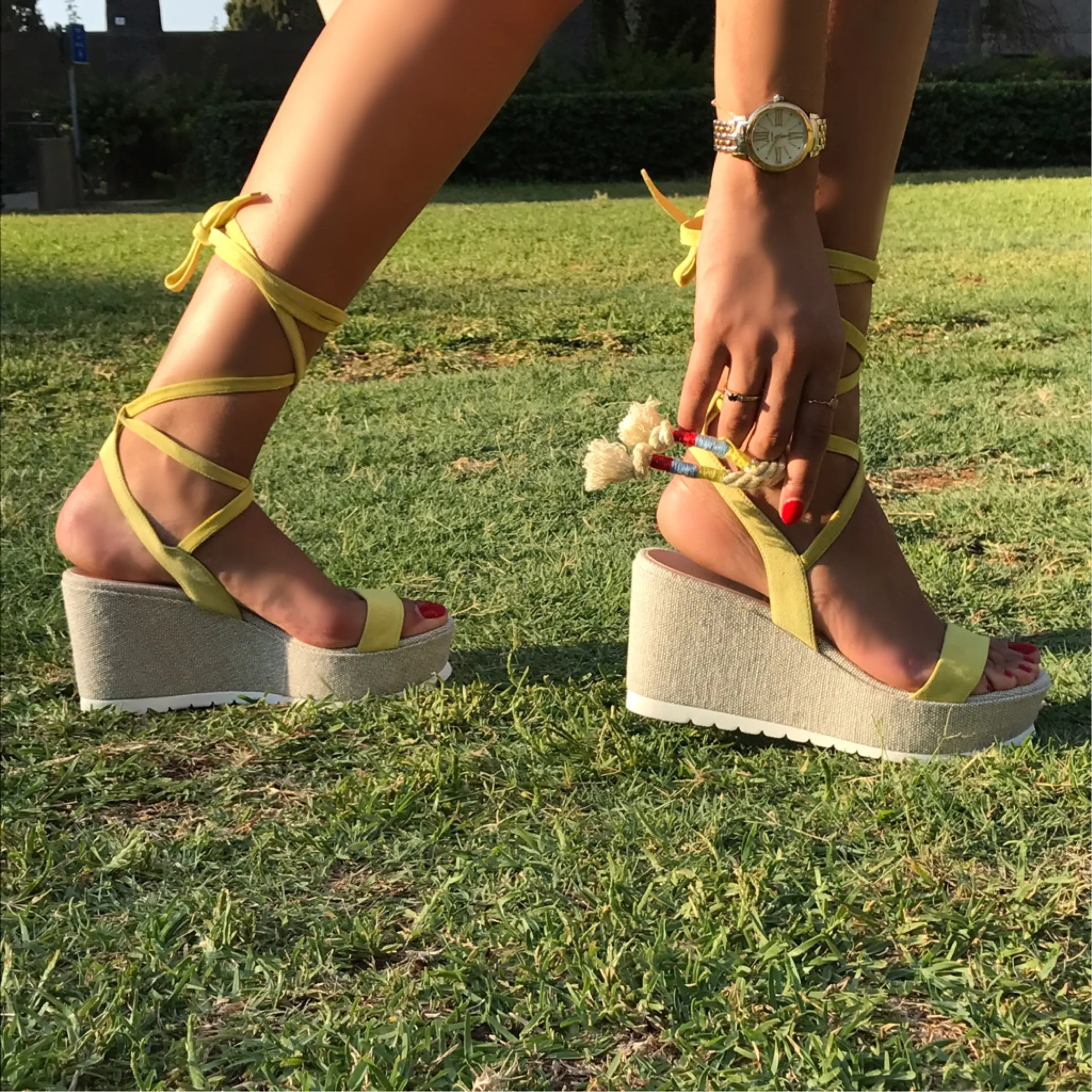 Victim Sunshine Wedges