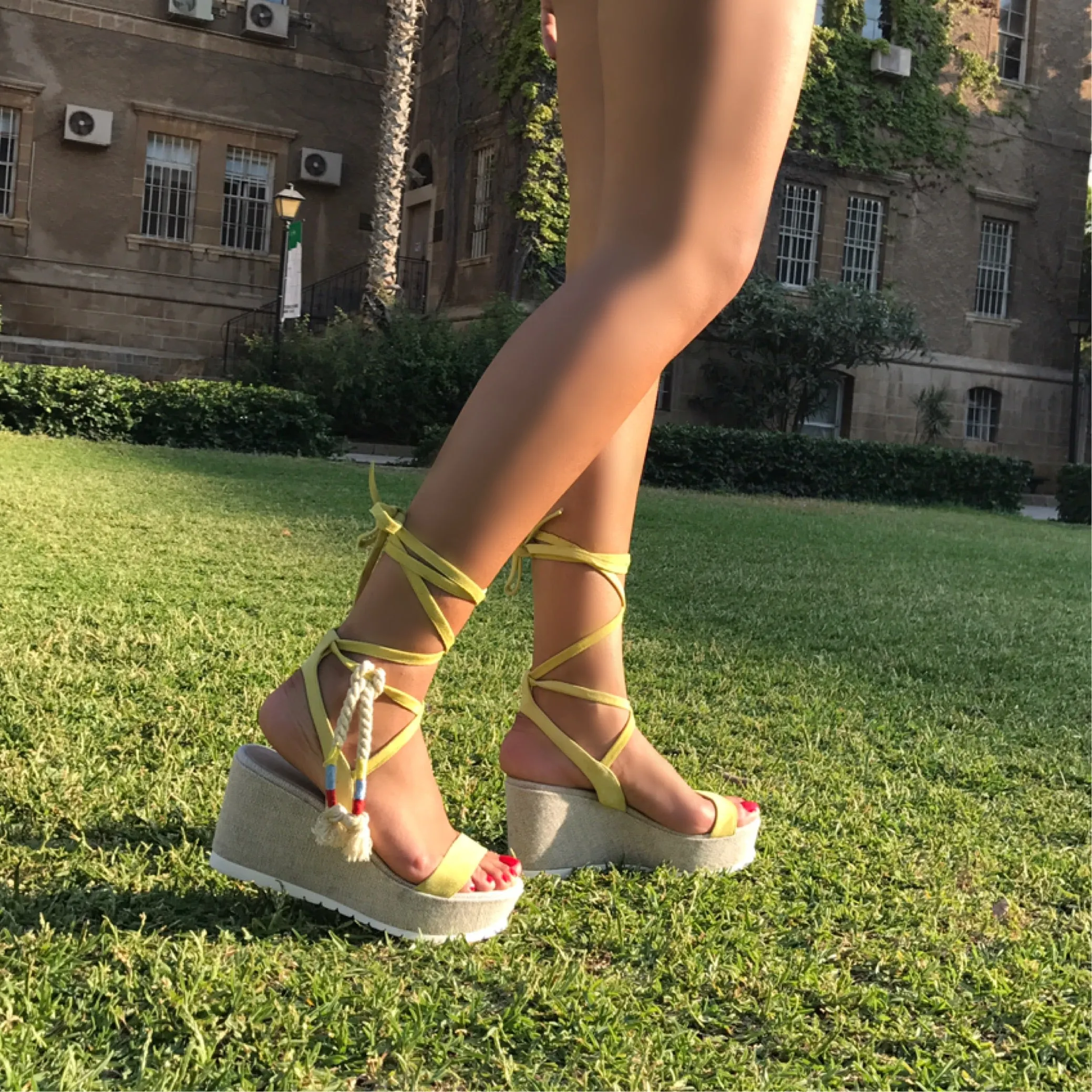 Victim Sunshine Wedges
