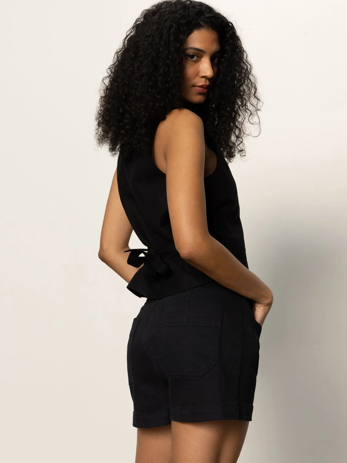 Fit Flexibility hypoallergenic material Voyage Short Black