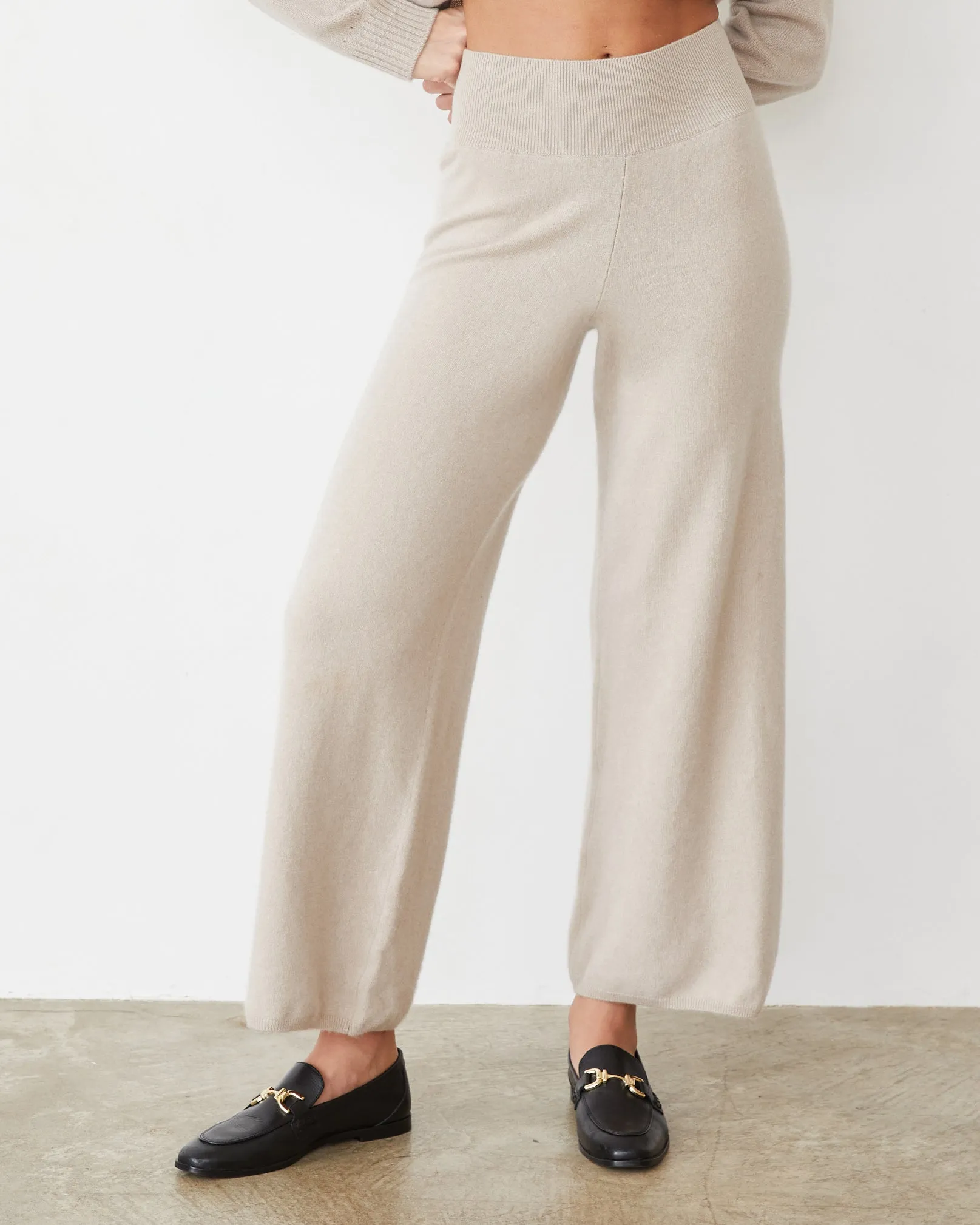 Comfy Cut Cashmere Crop Pant