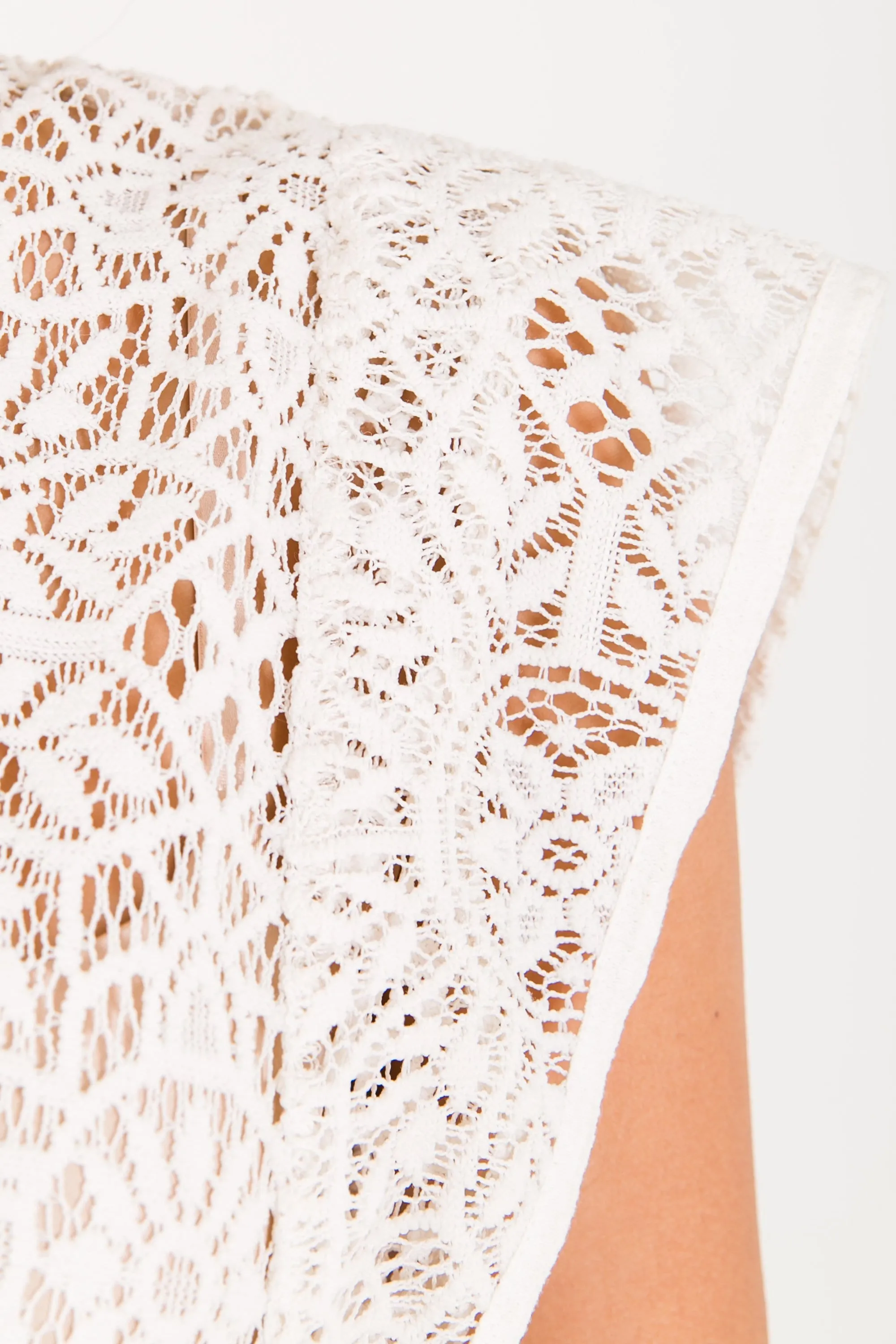 WENDY Off-White Lace dress