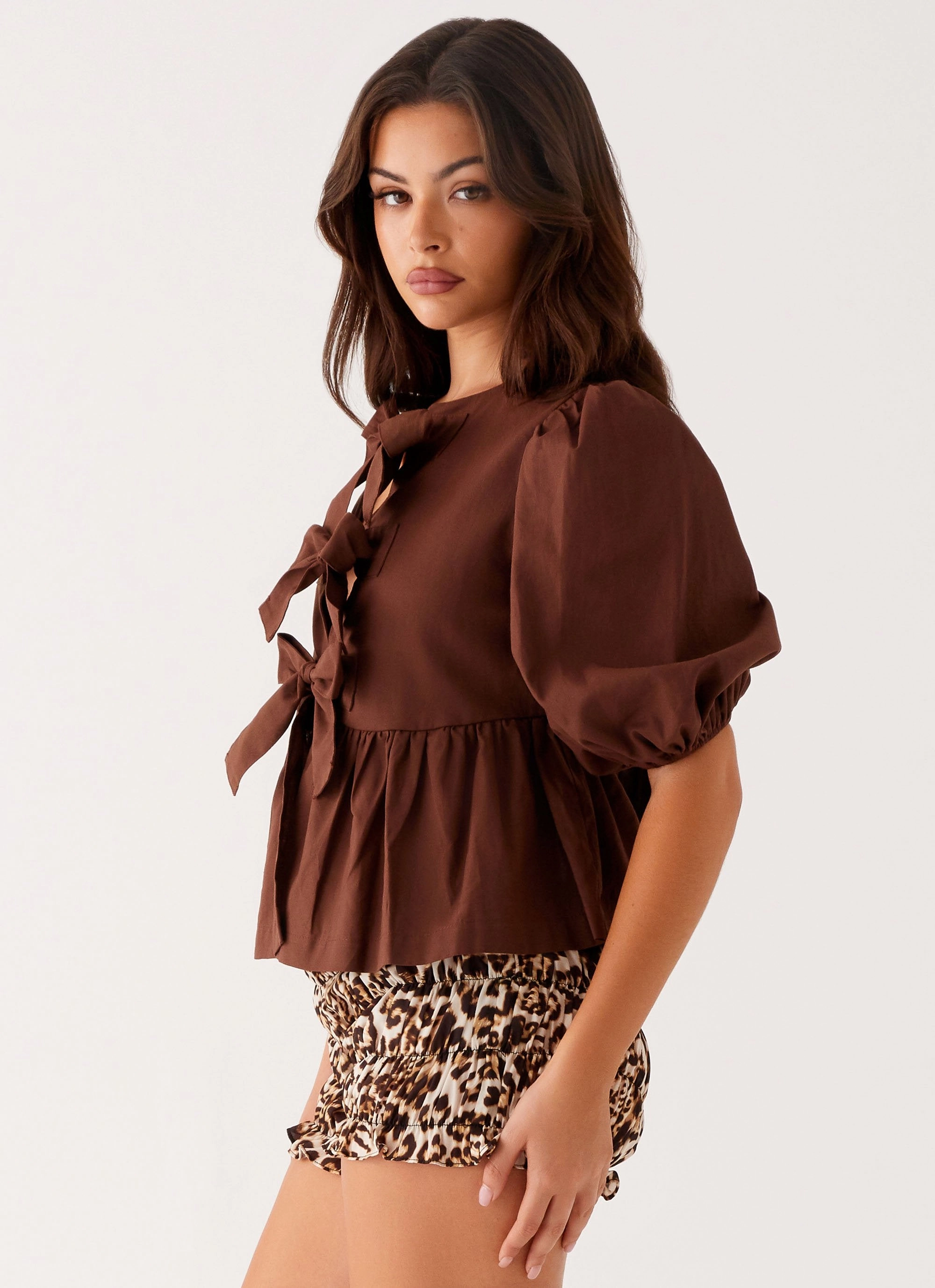 Noise Reduced Zipper Buttery Soft Feel Western Wind Tie Top - Chocolate