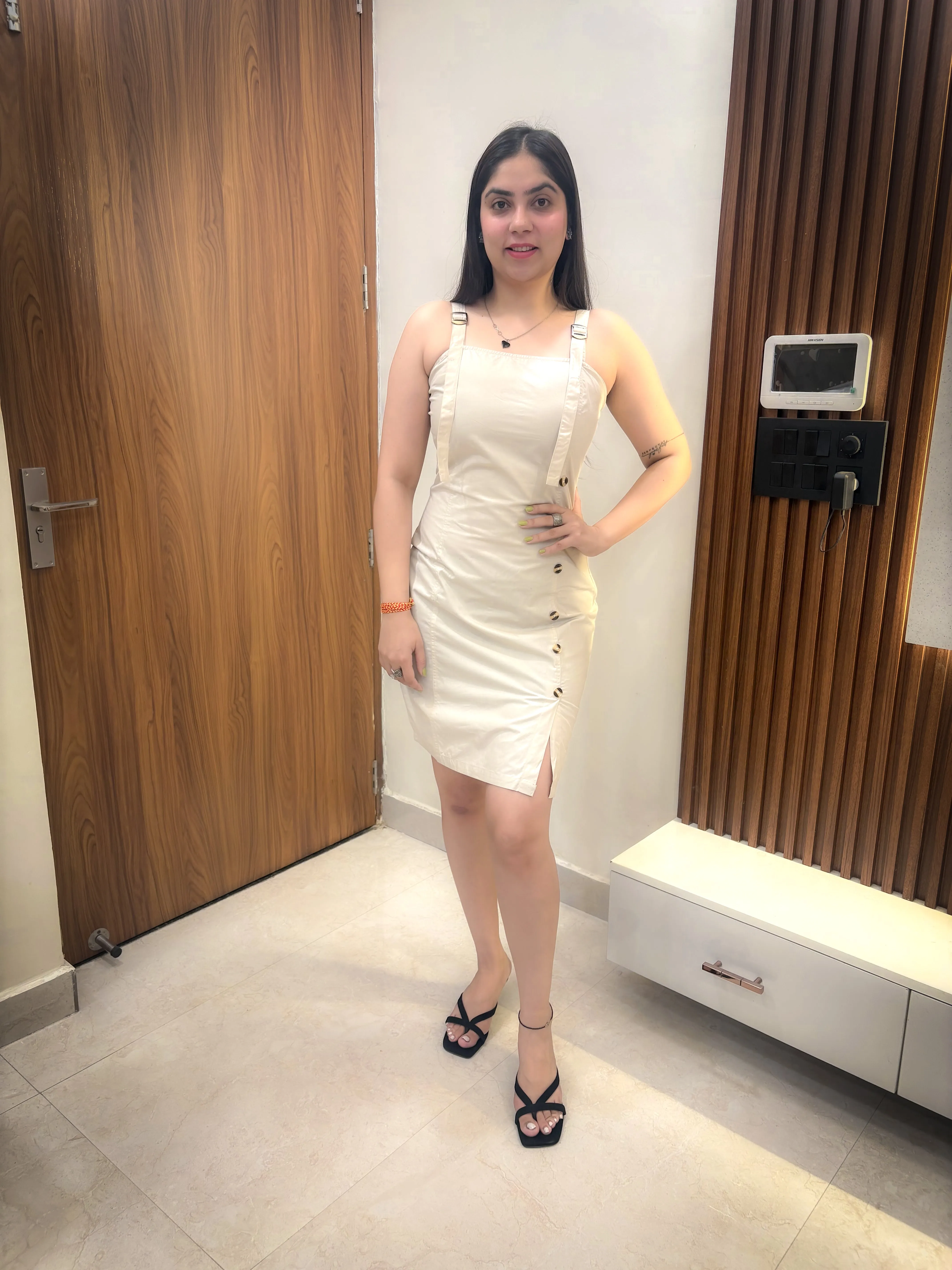 Wide-shoulder straps off-white Dress