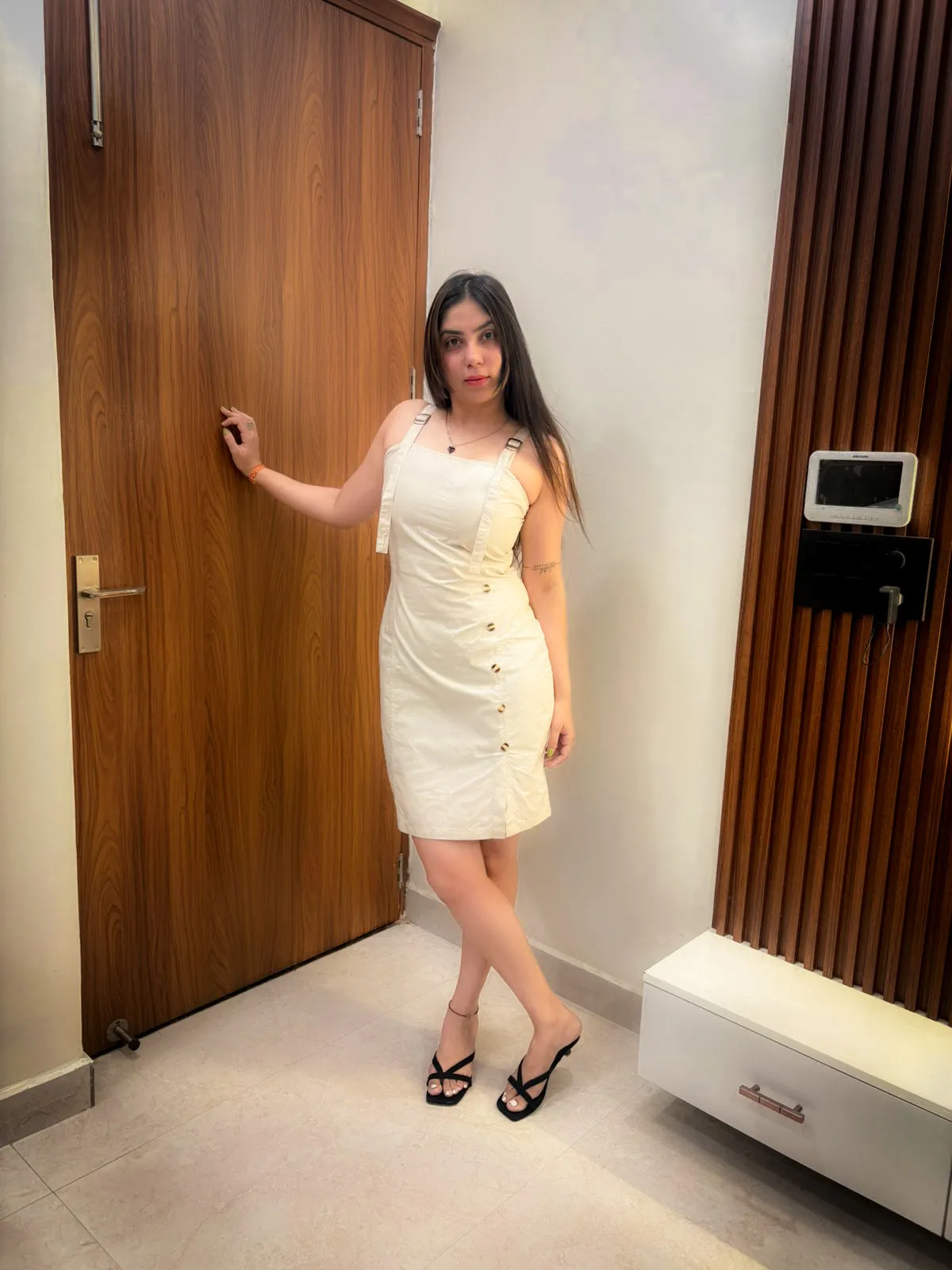 Wide-shoulder straps off-white Dress