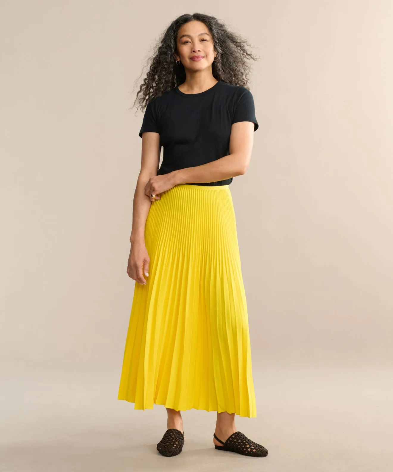 Stretchable Design Tapered ankle Pleated Skirt