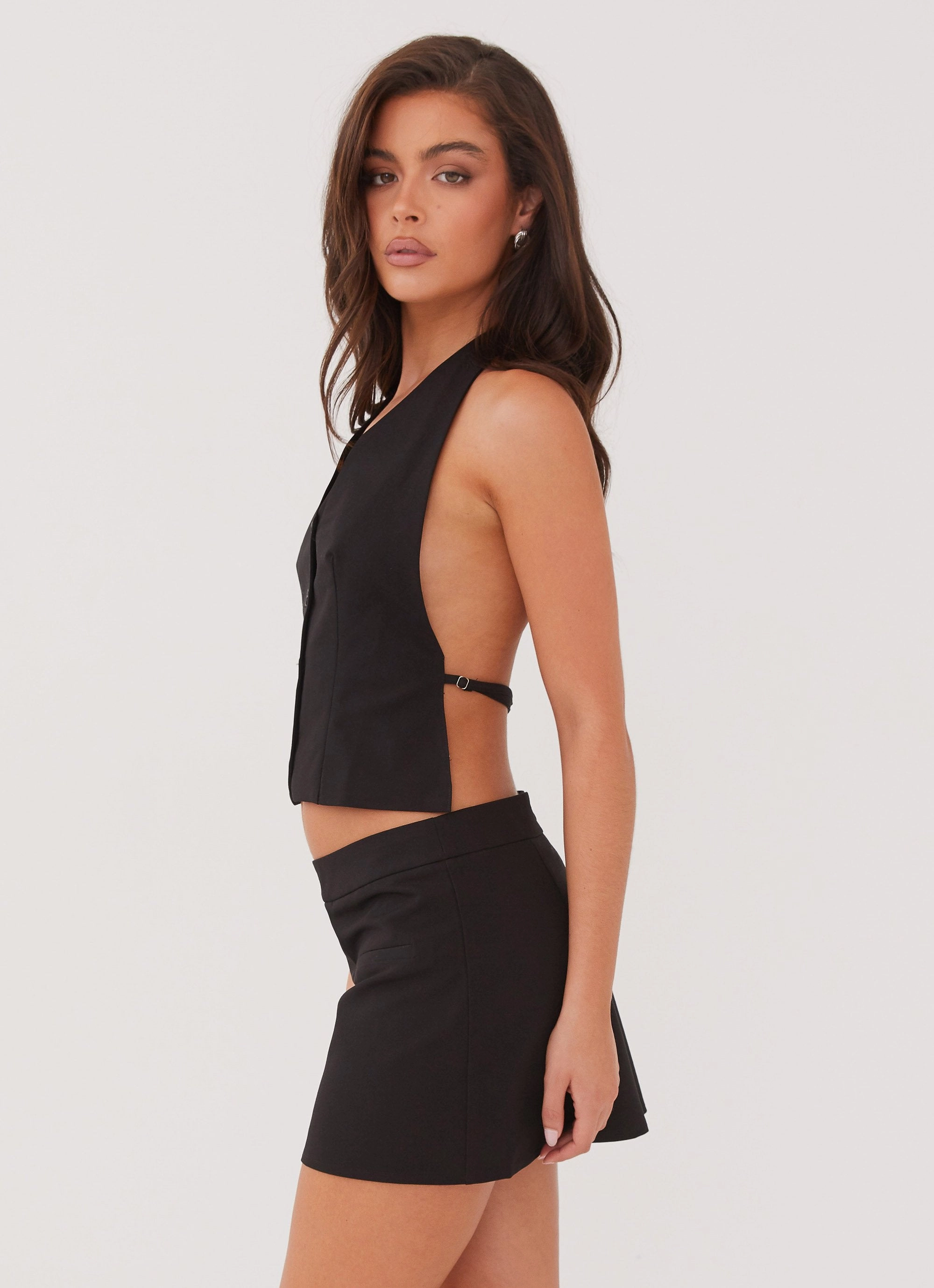 Sarah Mini Skirt - Black Relaxed Fit Design Water Repellent