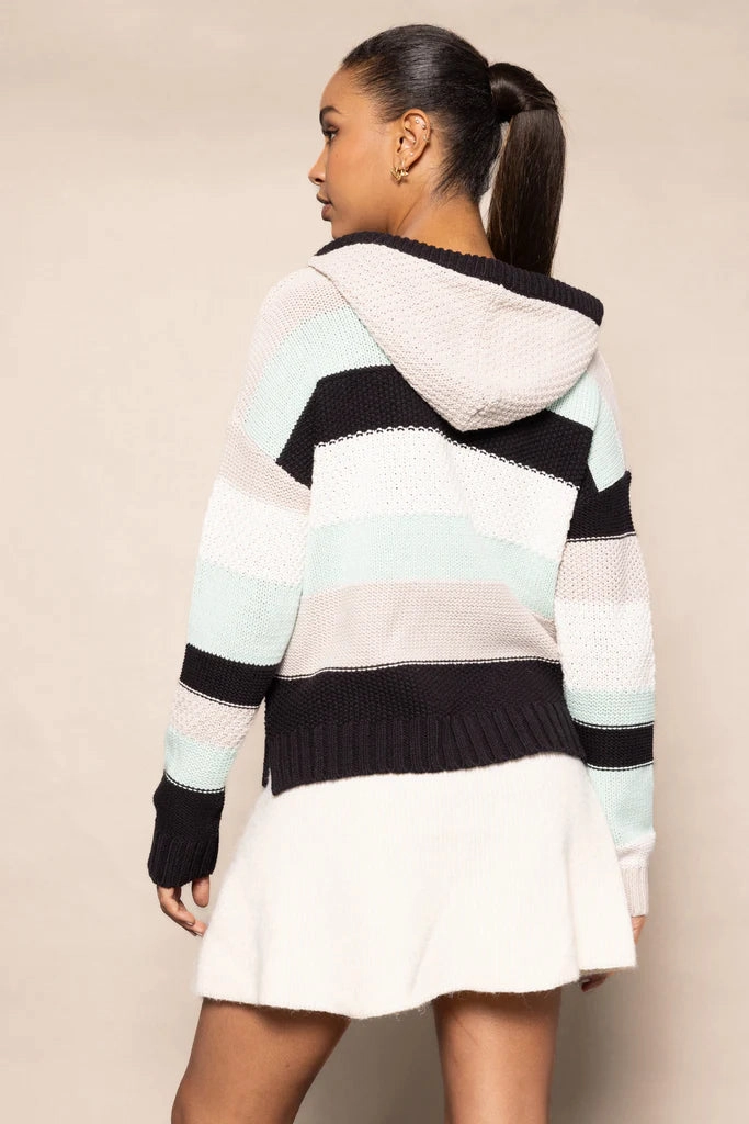 Lisa Todd Cool Beach Hoodie Cozy Comfort Wear Relaxed Design