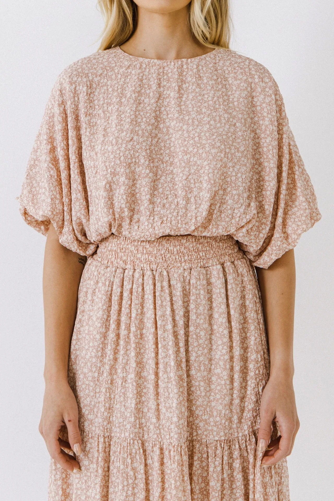 Women Woven Cropped Puff Blouse