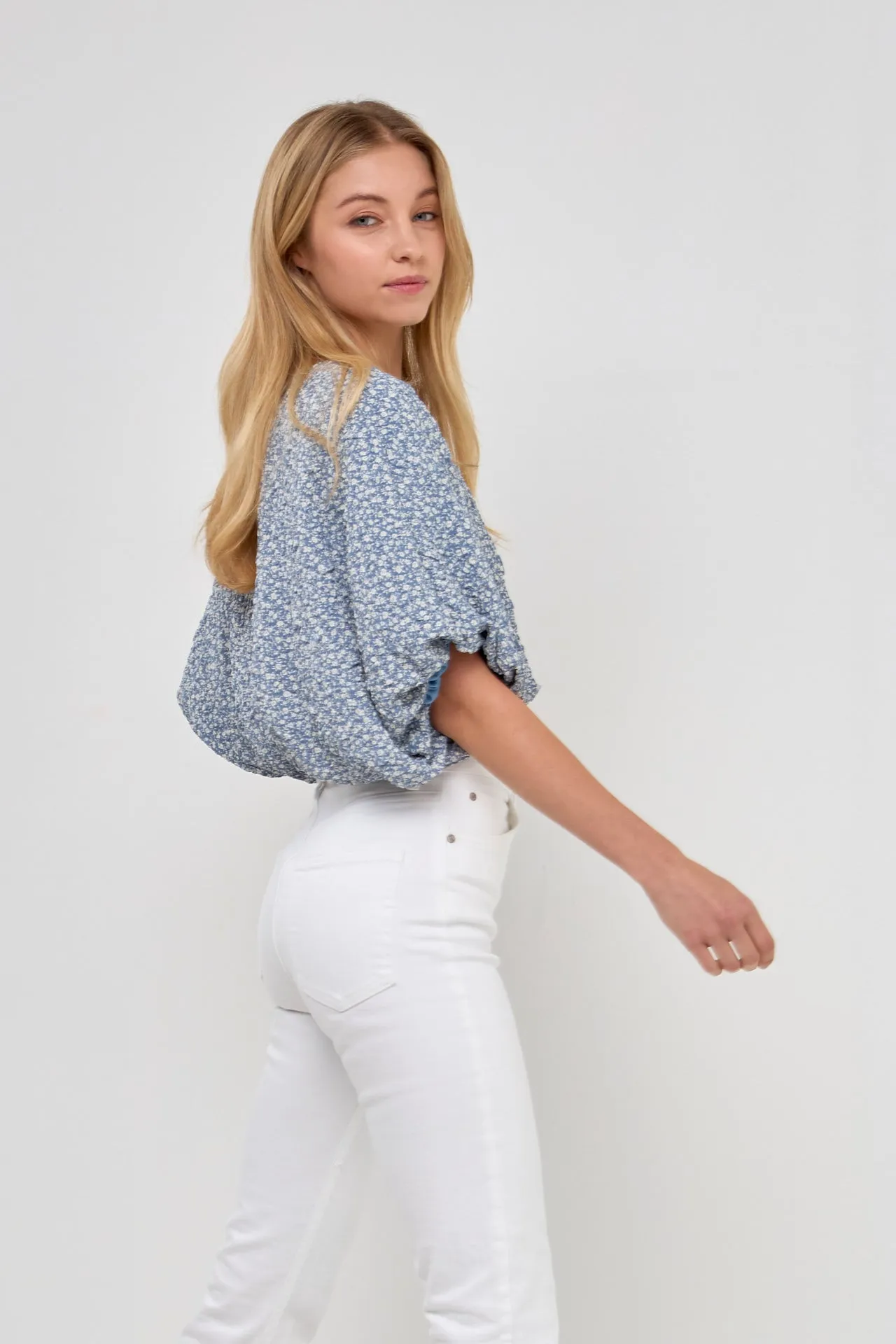 Women Woven Cropped Puff Blouse