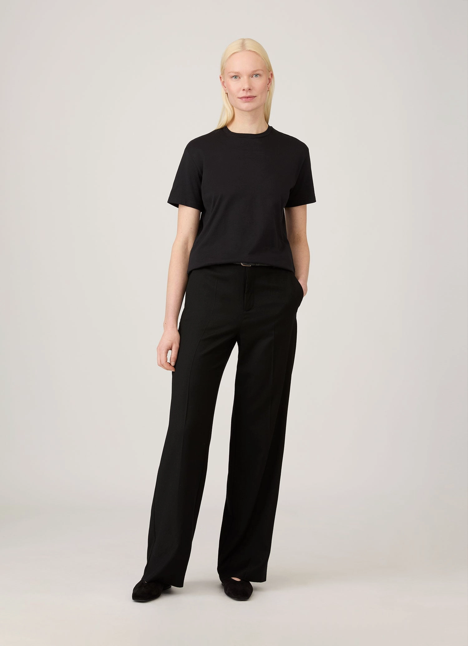 Silk combination Relaxed Wear Women's Boy Fit T-shirt in Black