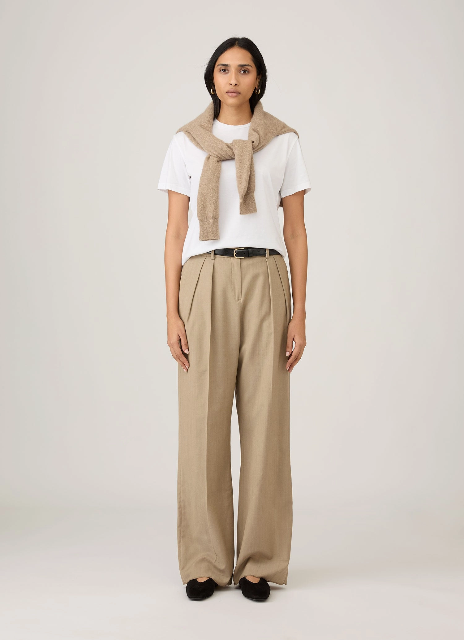 Women's Boy Fit T-shirt in White Minimal Comfort Wear