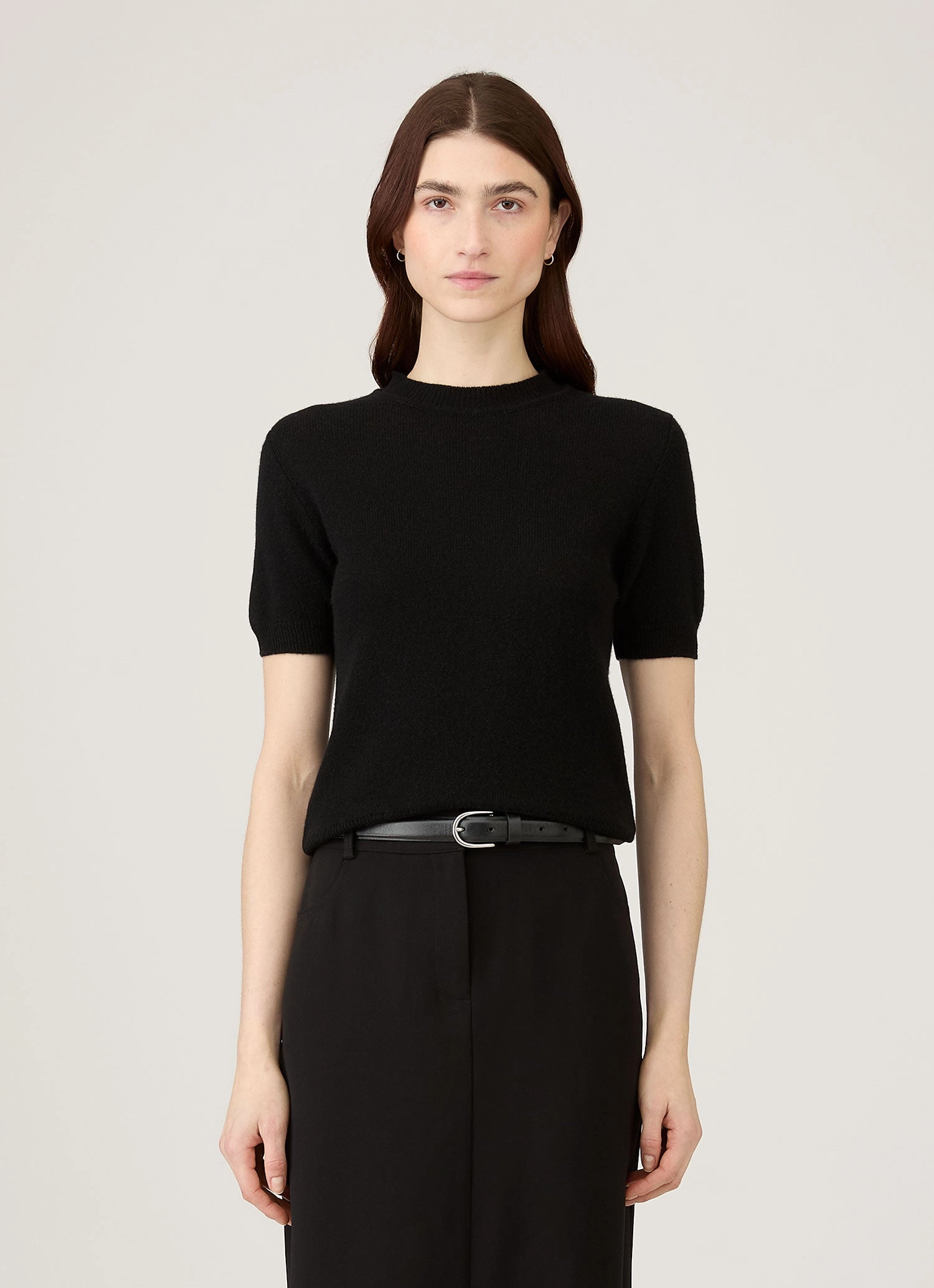 Off-Duty Fit Women's Cashmere T-Shirt in Black