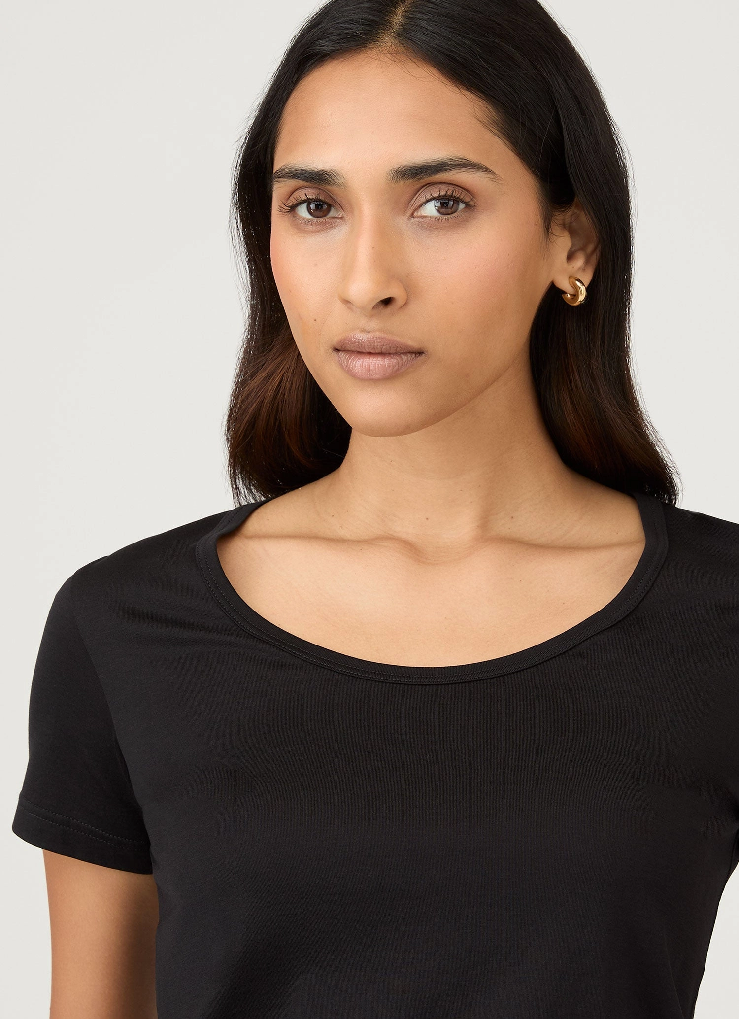 Women's Classic Scoop Neck T-shirt in Black UV protection layer Ethically Sourced Material