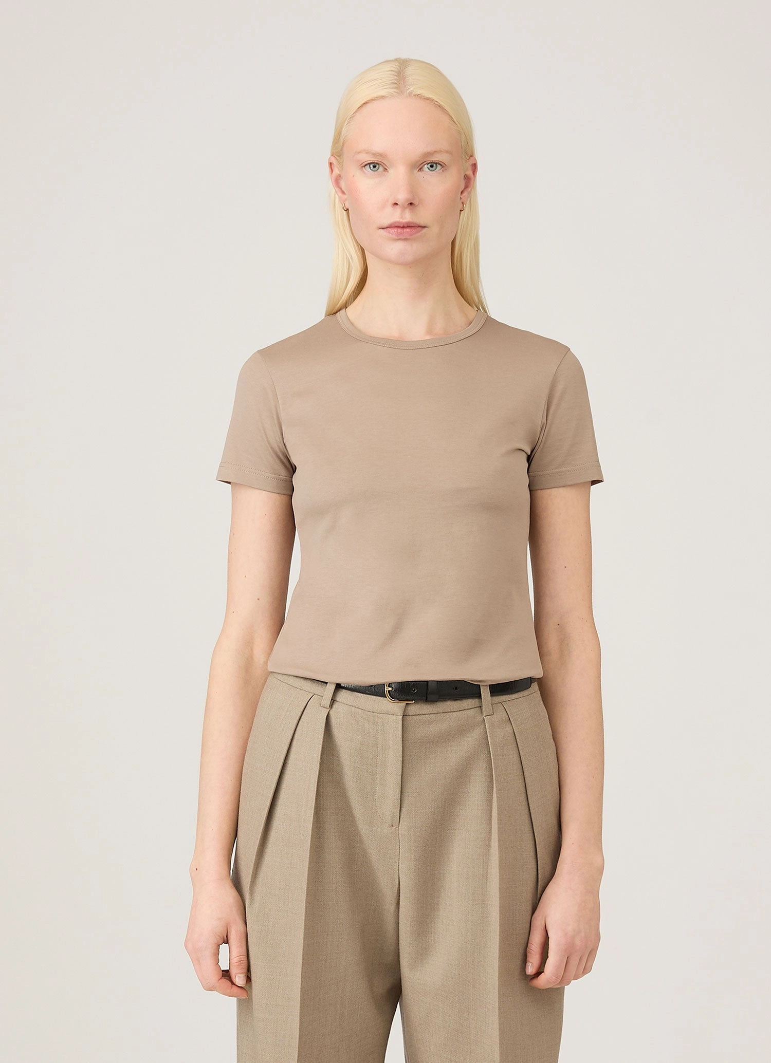 Classic Layer Wear Business Meeting Women's Classic T-shirt in Mink