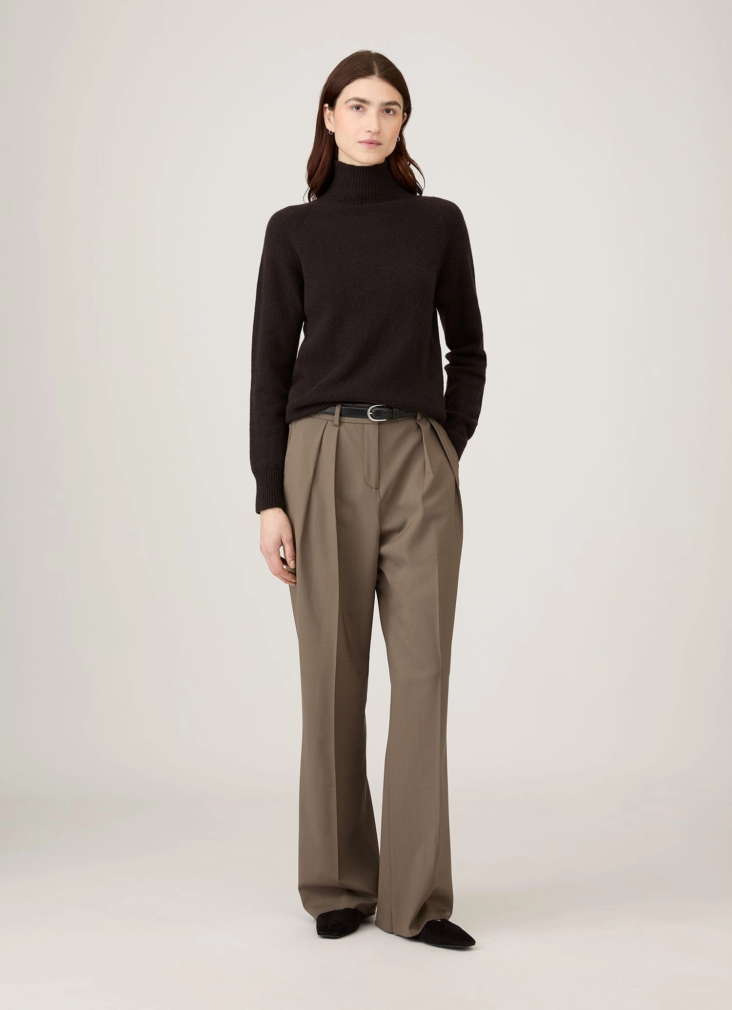 Pure Shape Women's Lambswool Funnel Neck Jumper in Truffle