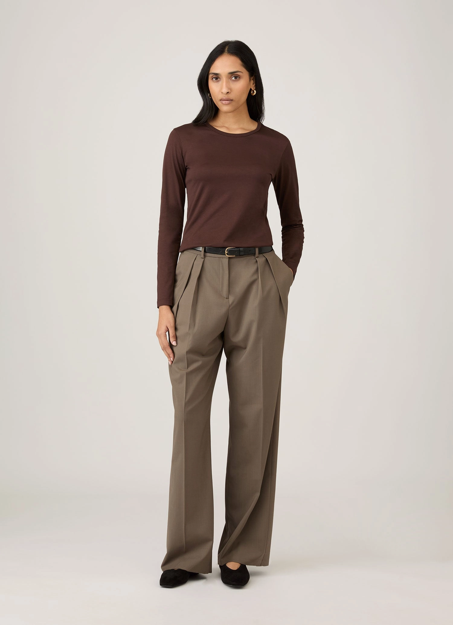 Women's Long Sleeve Classic T-shirt in Truffle Fresh Trend