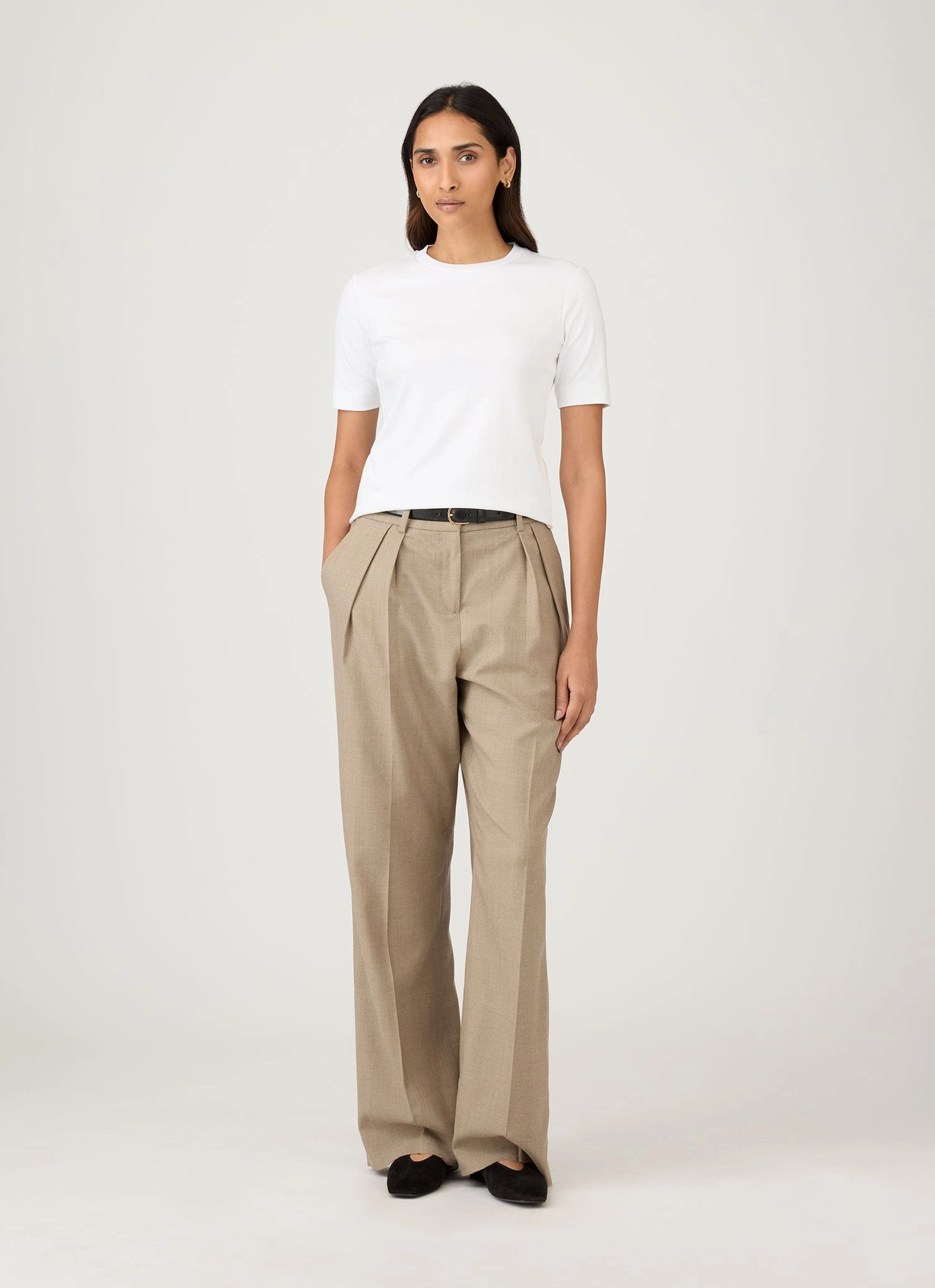 Women's Mid Sleeve T-shirt in White Spring Wear Modern Outfit