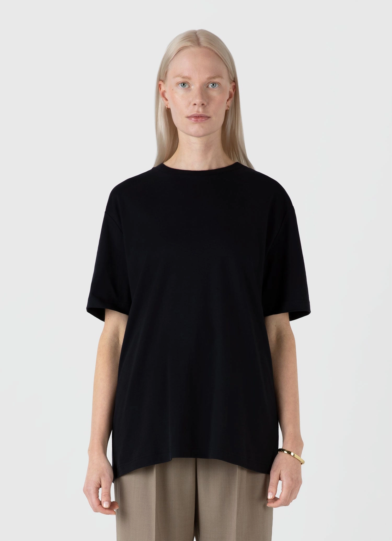 Active Comfort Style Fashion-Ready Women's Oversized Heavyweight T-shirt in Black