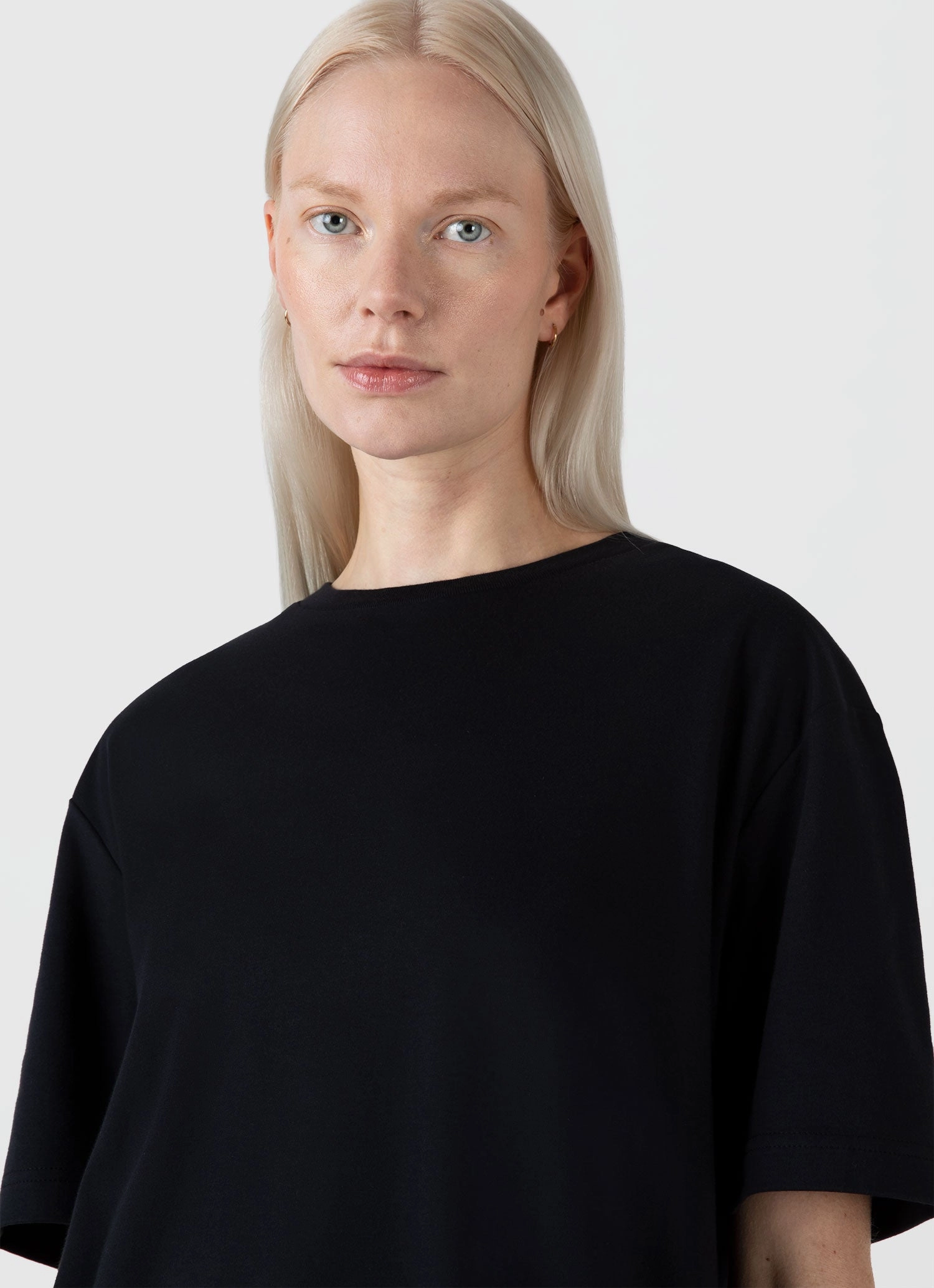 Tear Resistant Women's Oversized Heavyweight T-shirt in Black