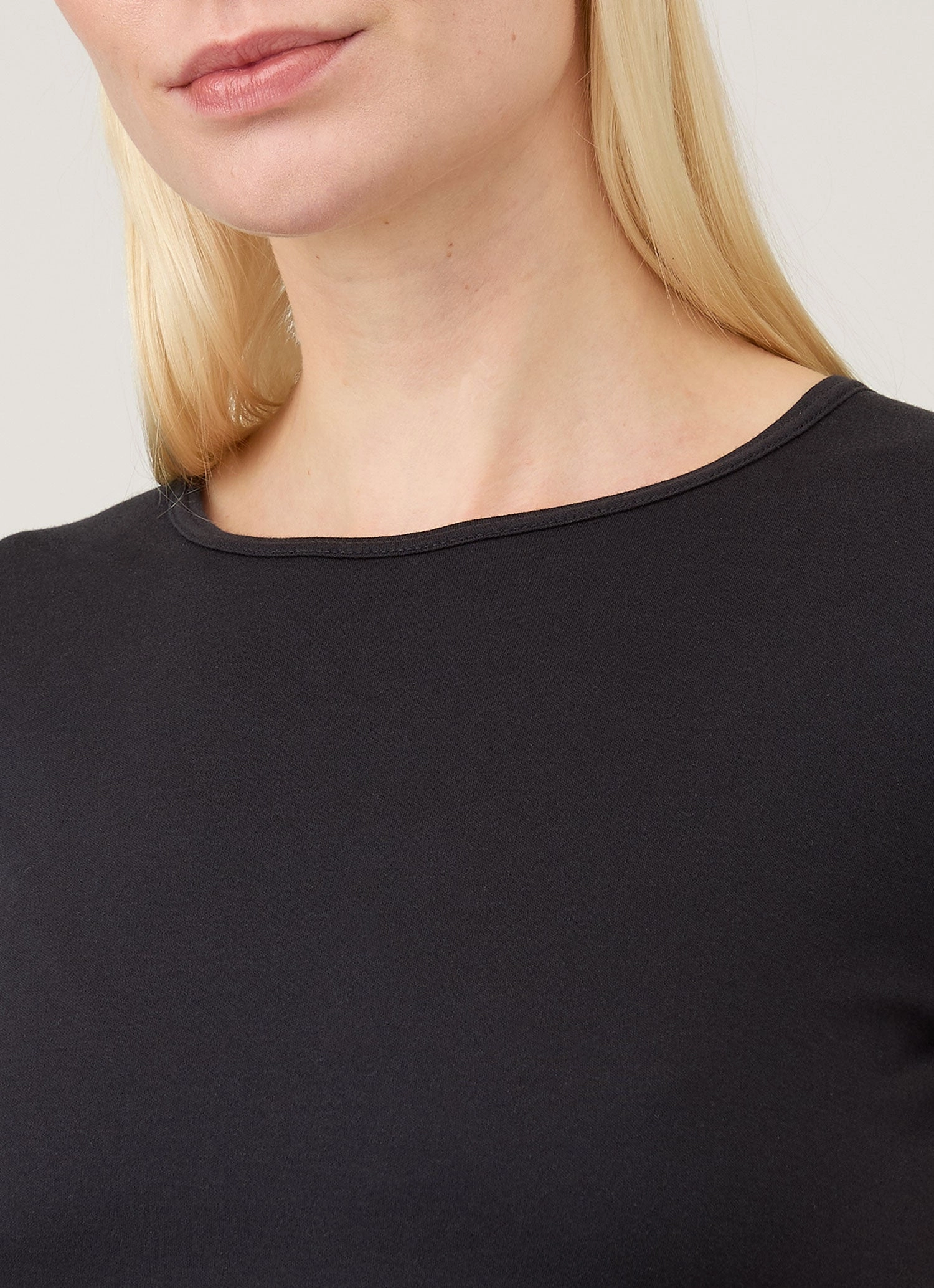 Women's Sea Island Cotton T-shirt in Black Urban Comfort