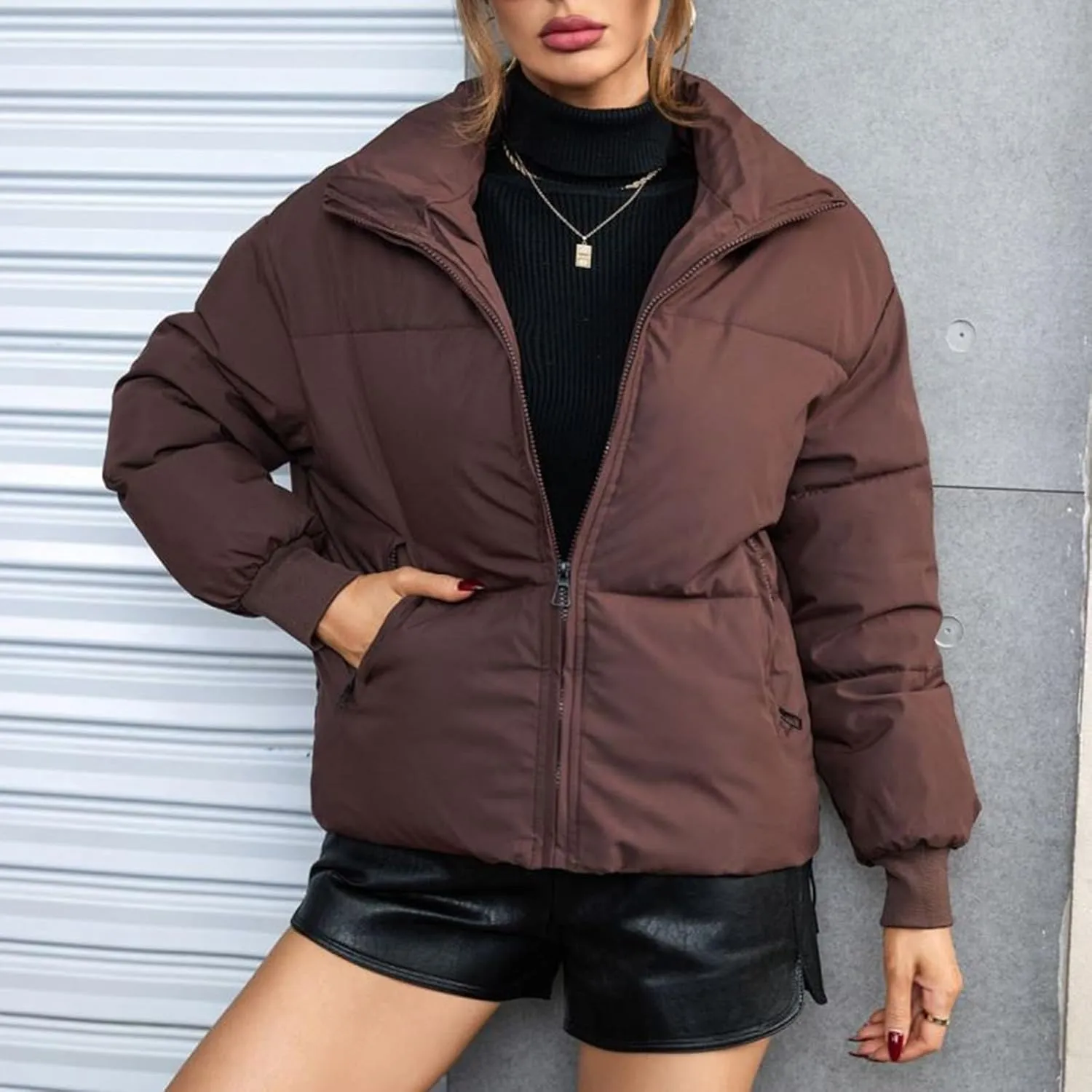 Womens Winter Quilted Jackets Long Sleeve Full Zip Puffer Jacket Short Quilted Warm Puffer Down Coat with Pocket 2024
