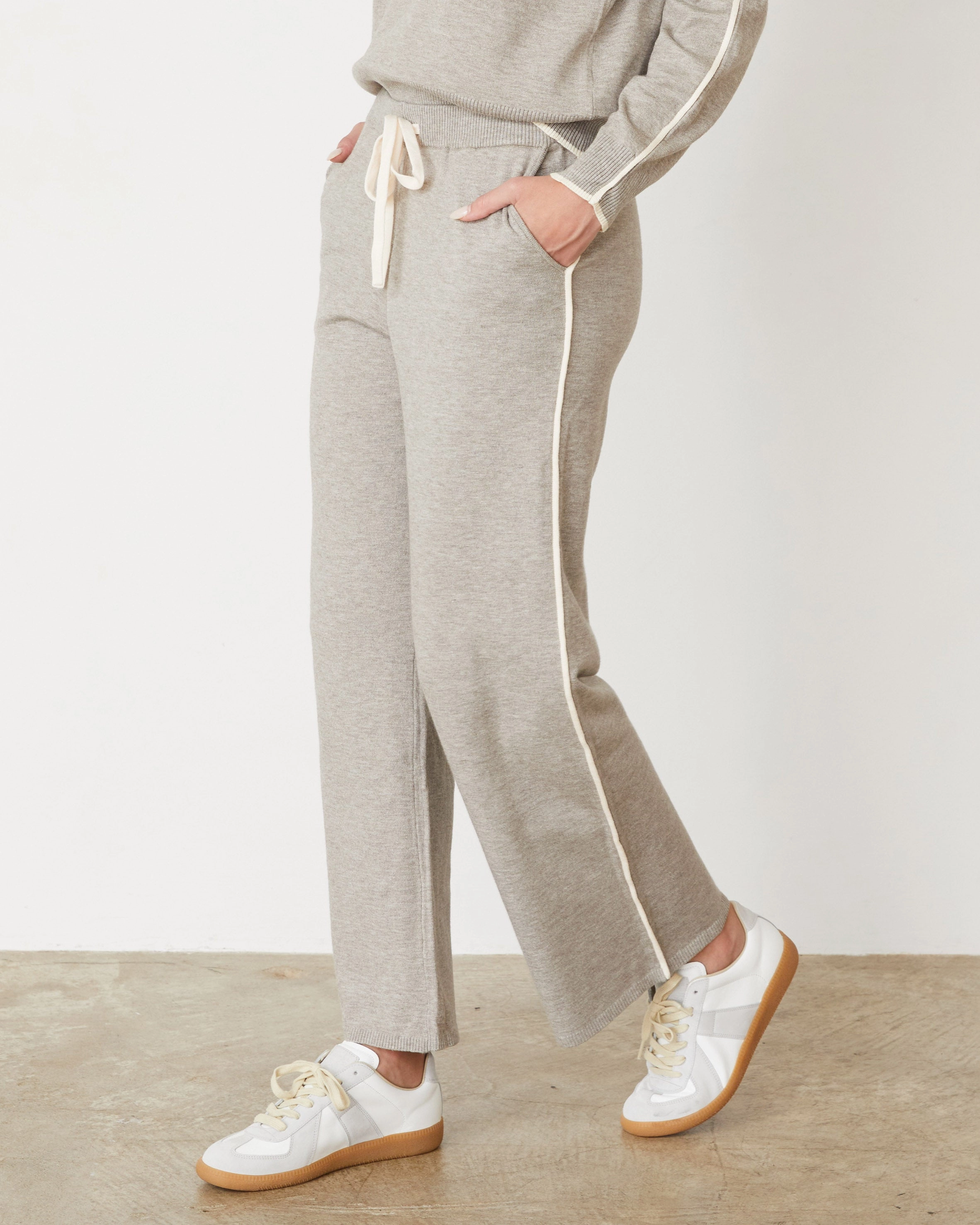 Breathable Layer Heat Dissipating Lightknit Pant With Contrast Piping