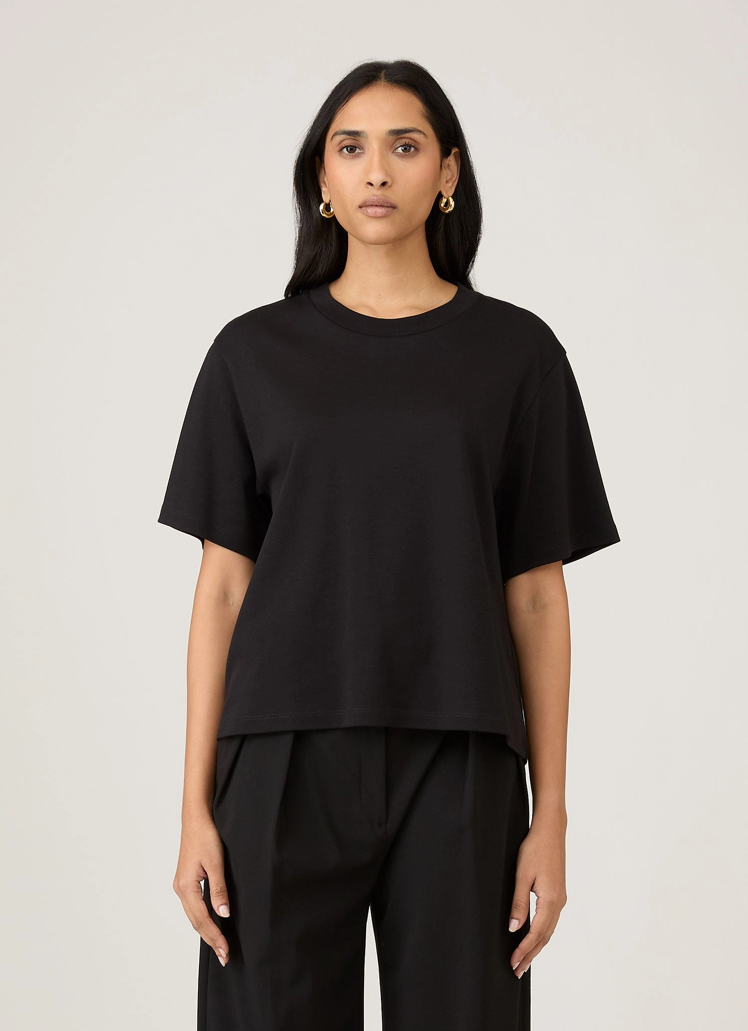 Weekend Smart Women's Boxy Heavyweight T-shirt in Black