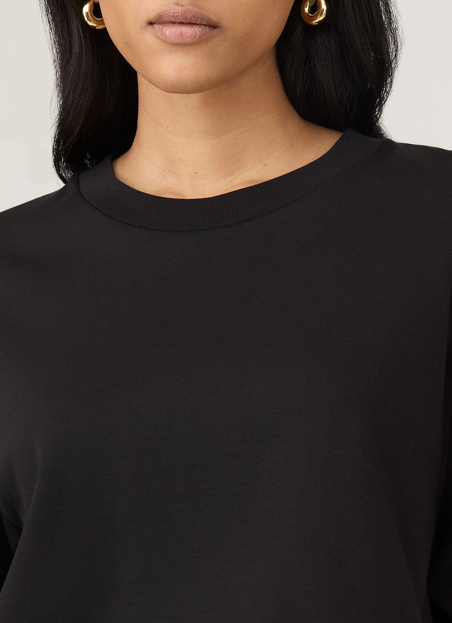 Women's Boxy Heavyweight T-shirt in Black Cozy Layering